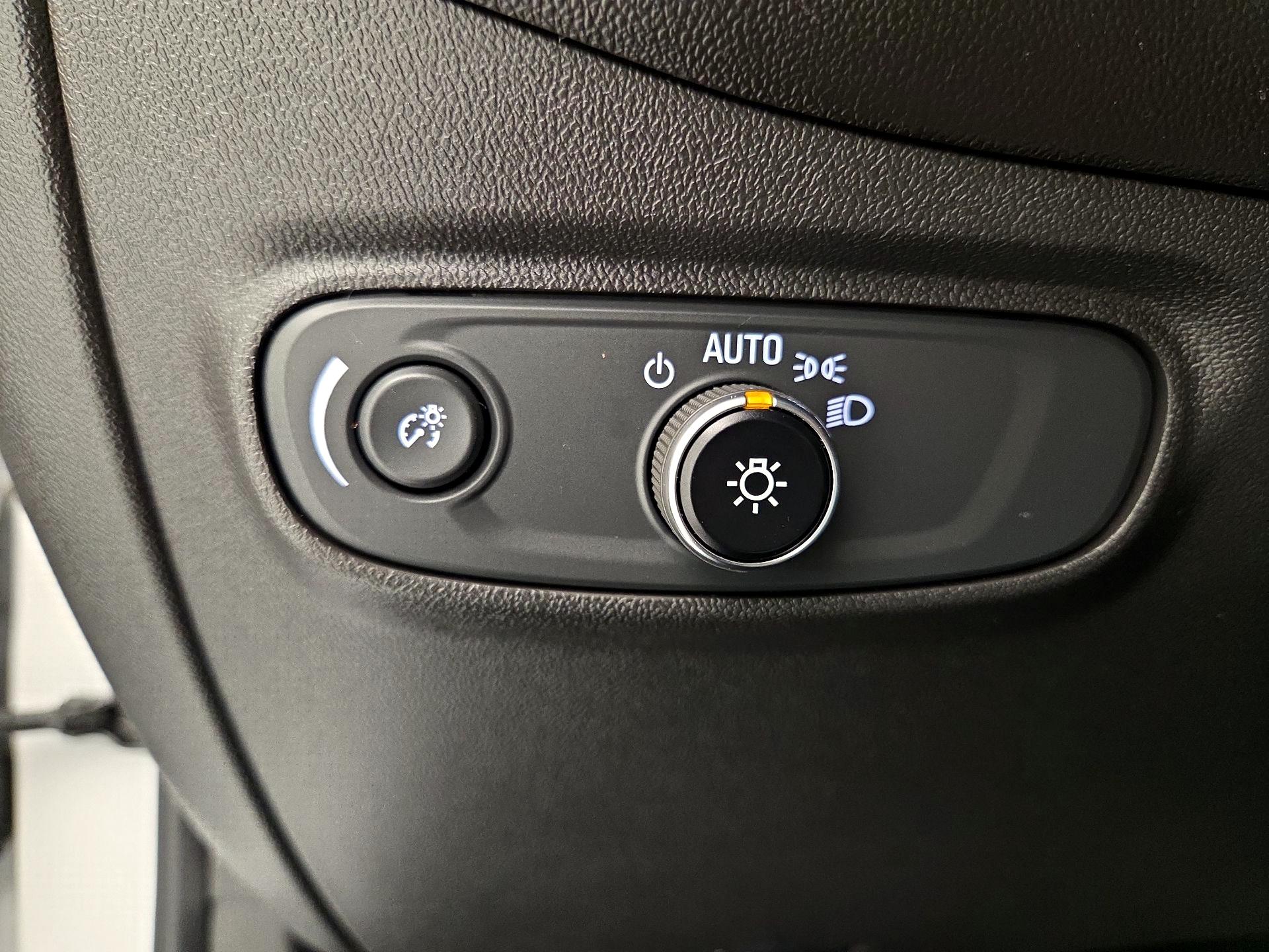 Thumbnail: 2022 Chevrolet Equinox - 13