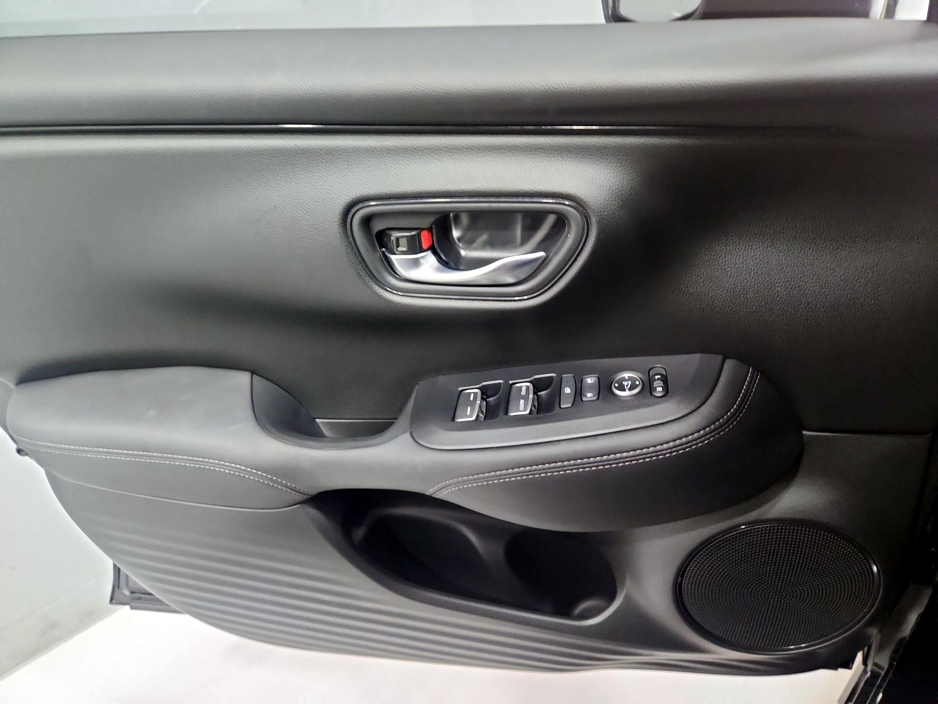 Thumbnail: 2025 Honda HR-V - 12