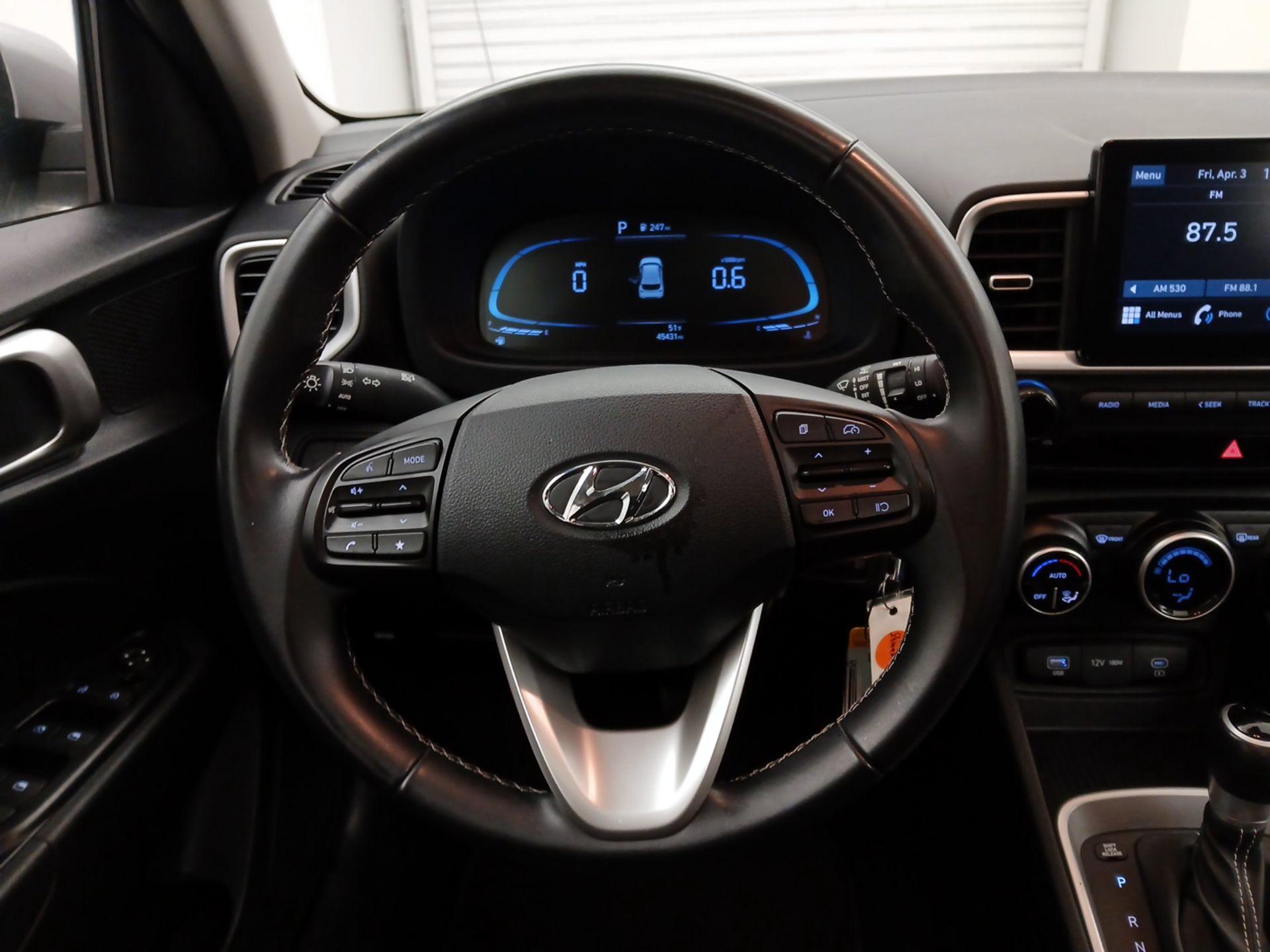 Thumbnail: 2023 Hyundai Venue - 10