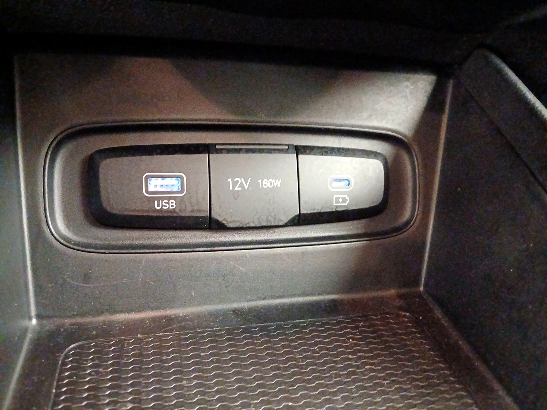 Thumbnail: 2023 Hyundai Venue - 18