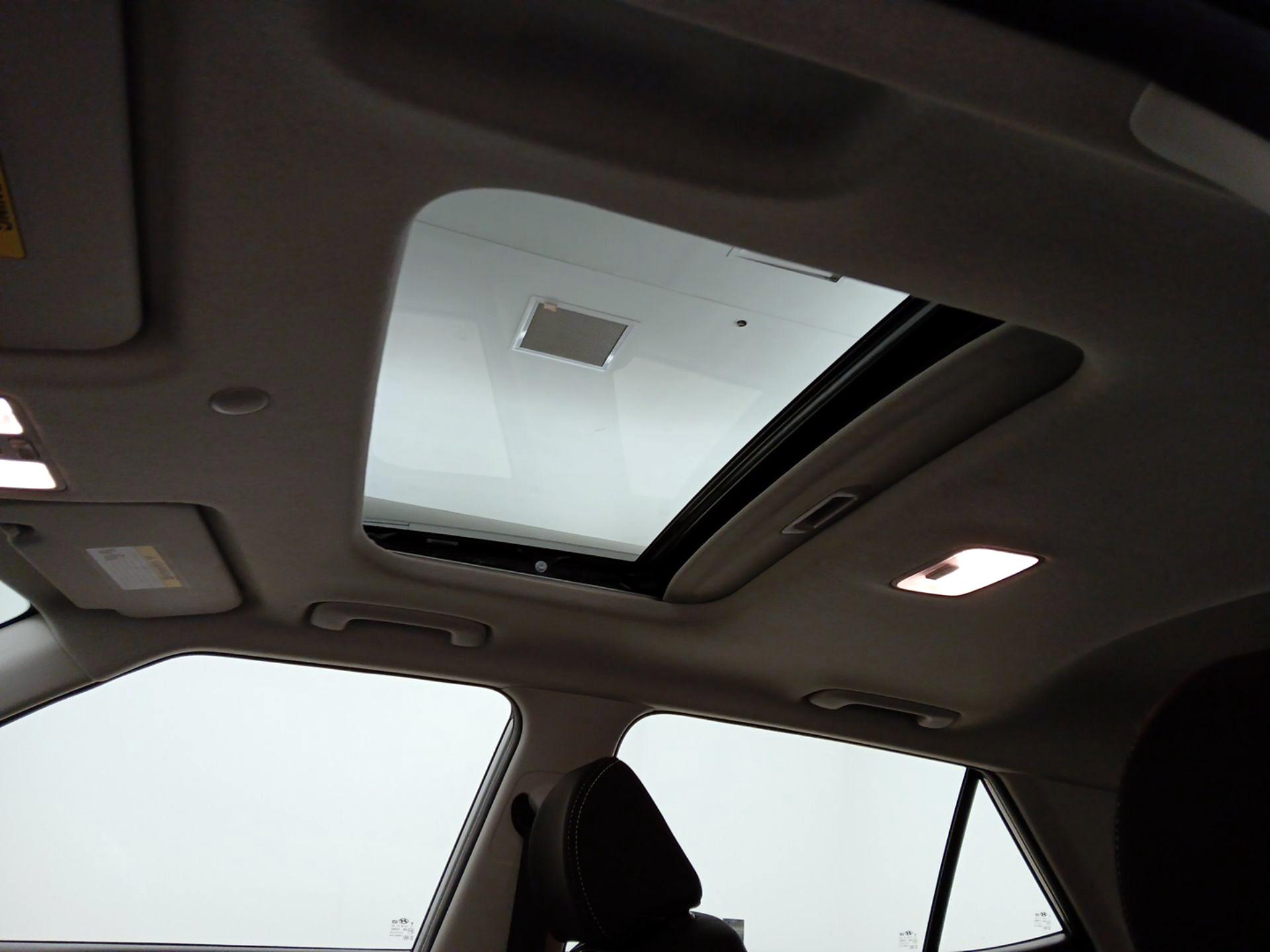 Thumbnail: 2023 Hyundai Venue - 19