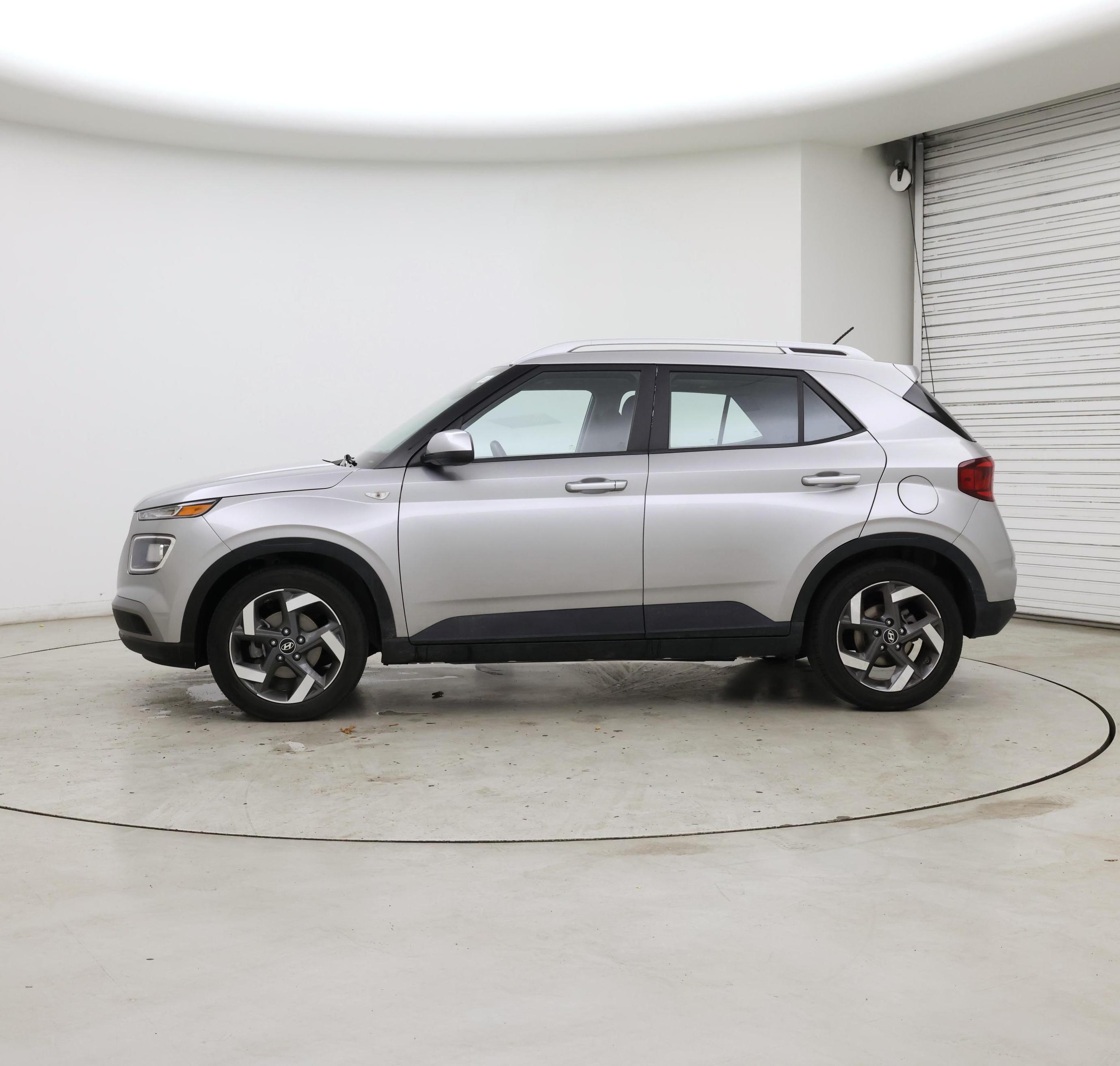 Thumbnail: 2023 Hyundai Venue - 3