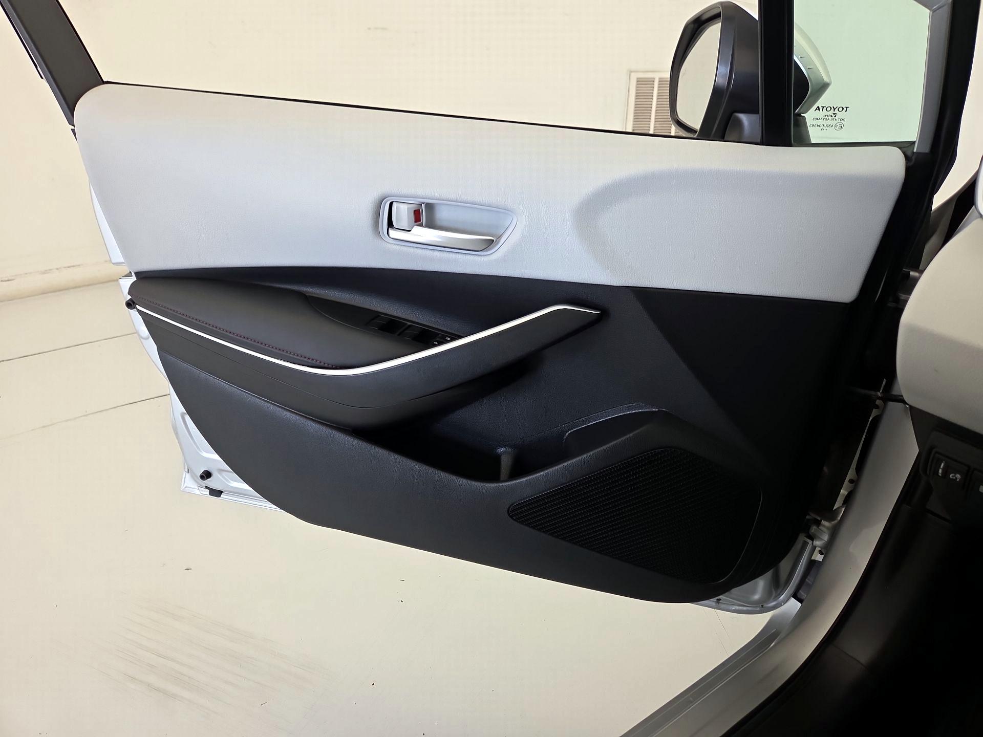 Thumbnail: 2023 Toyota Corolla - 12