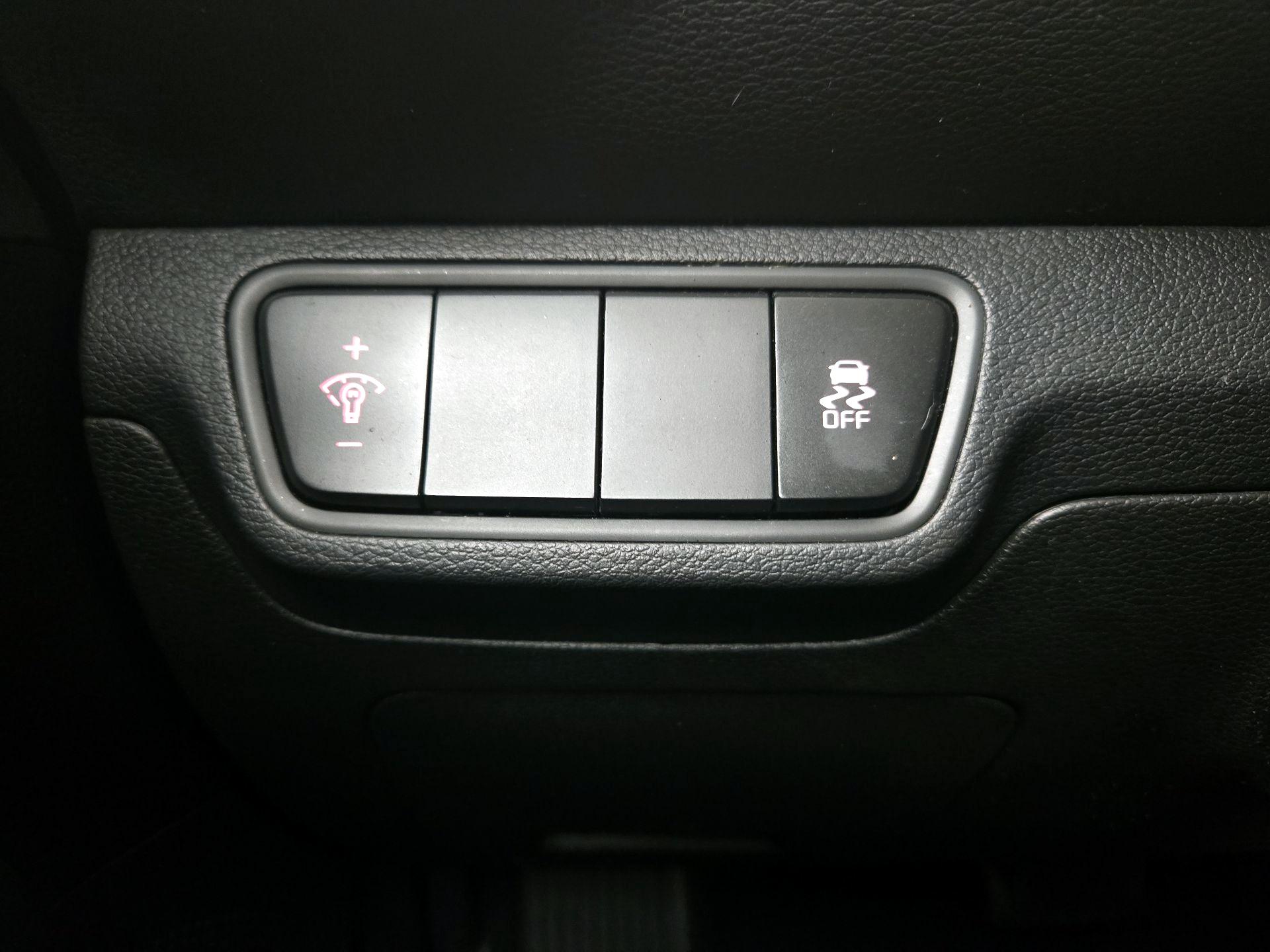 Thumbnail: 2023 Kia Forte - 13