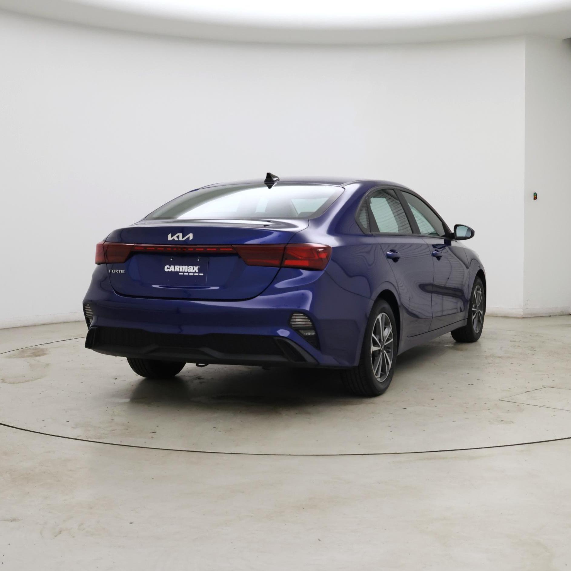 Thumbnail: 2023 Kia Forte - 8