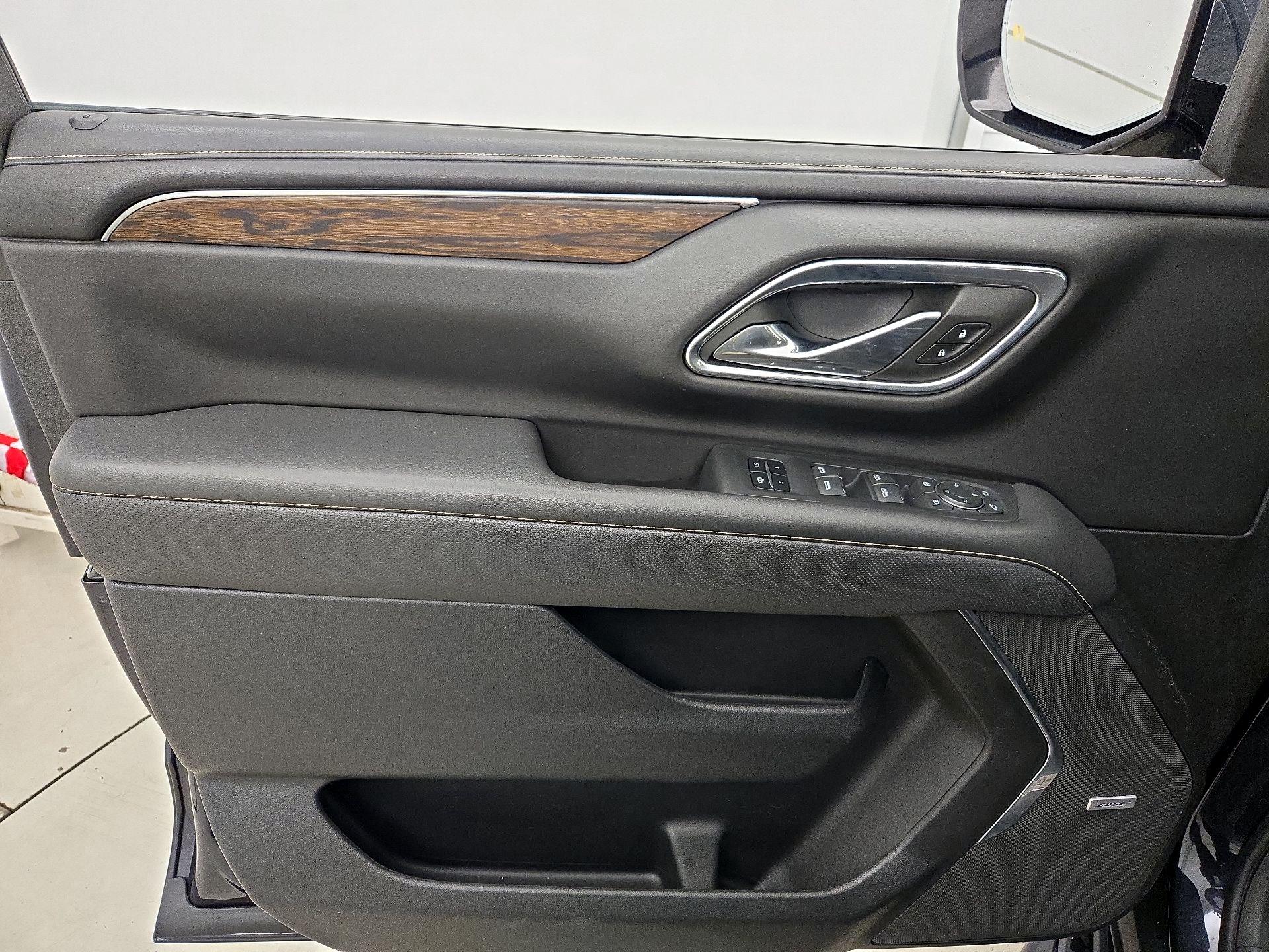 Thumbnail: 2023 Chevrolet Suburban - 12