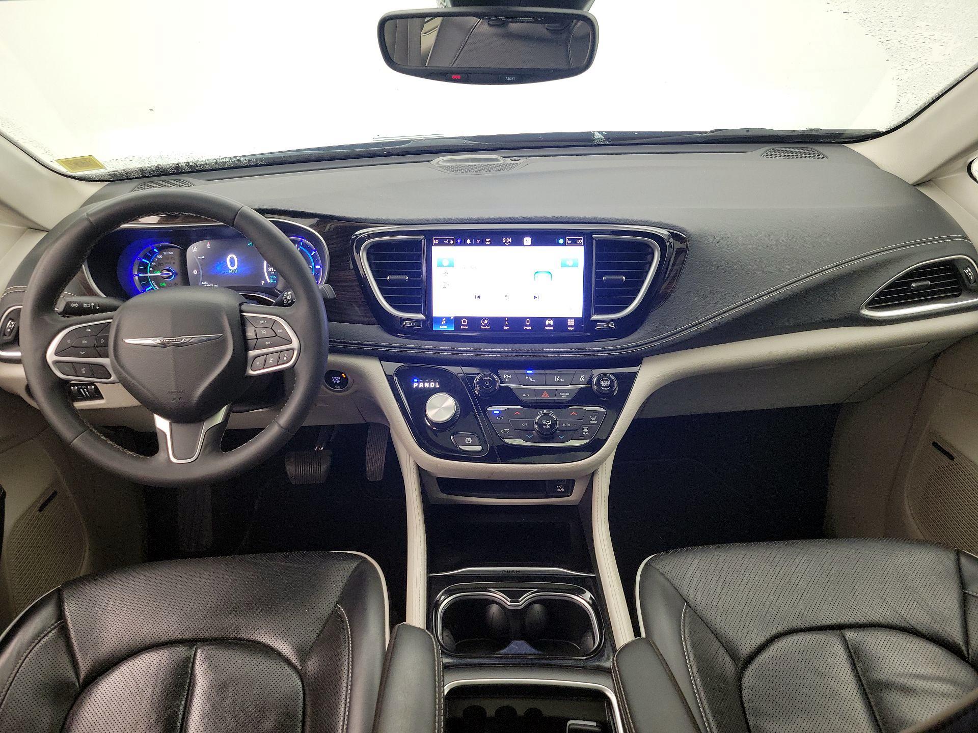 Thumbnail: 2023 Chrysler Pacifica - 9