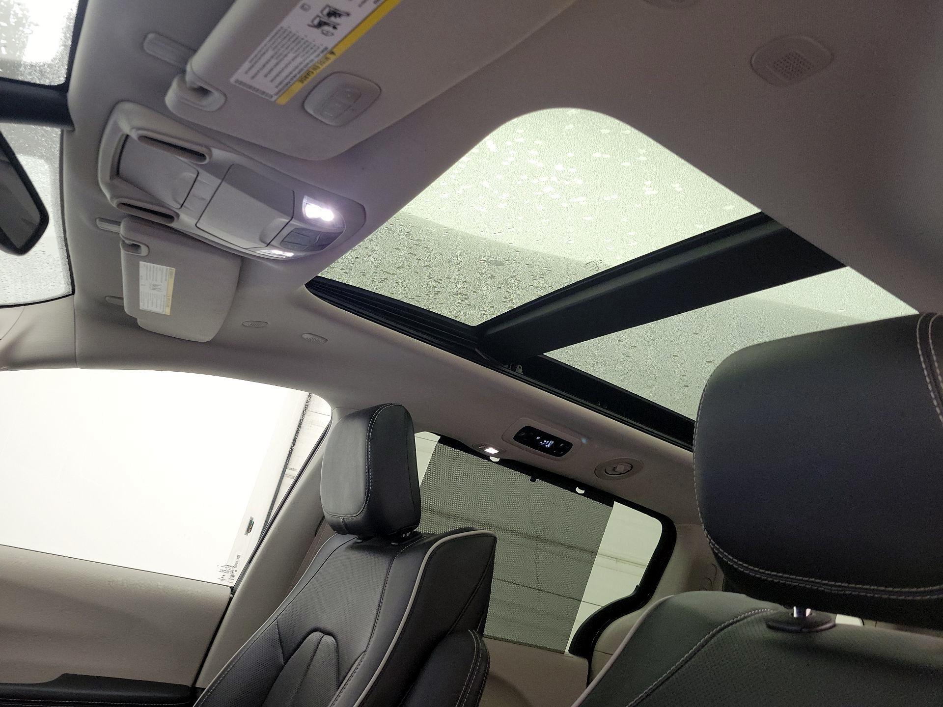 Thumbnail: 2023 Chrysler Pacifica - 20