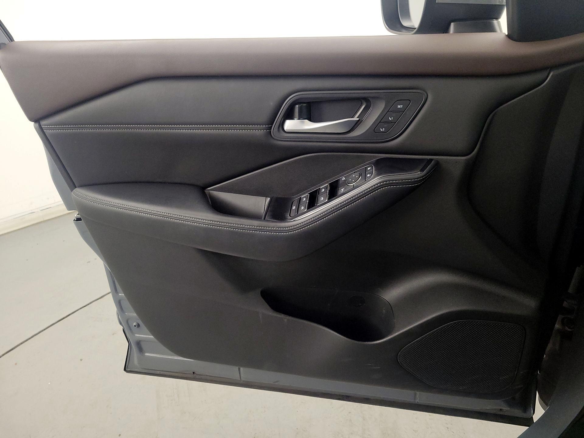 Thumbnail: 2023 Nissan Rogue - 12