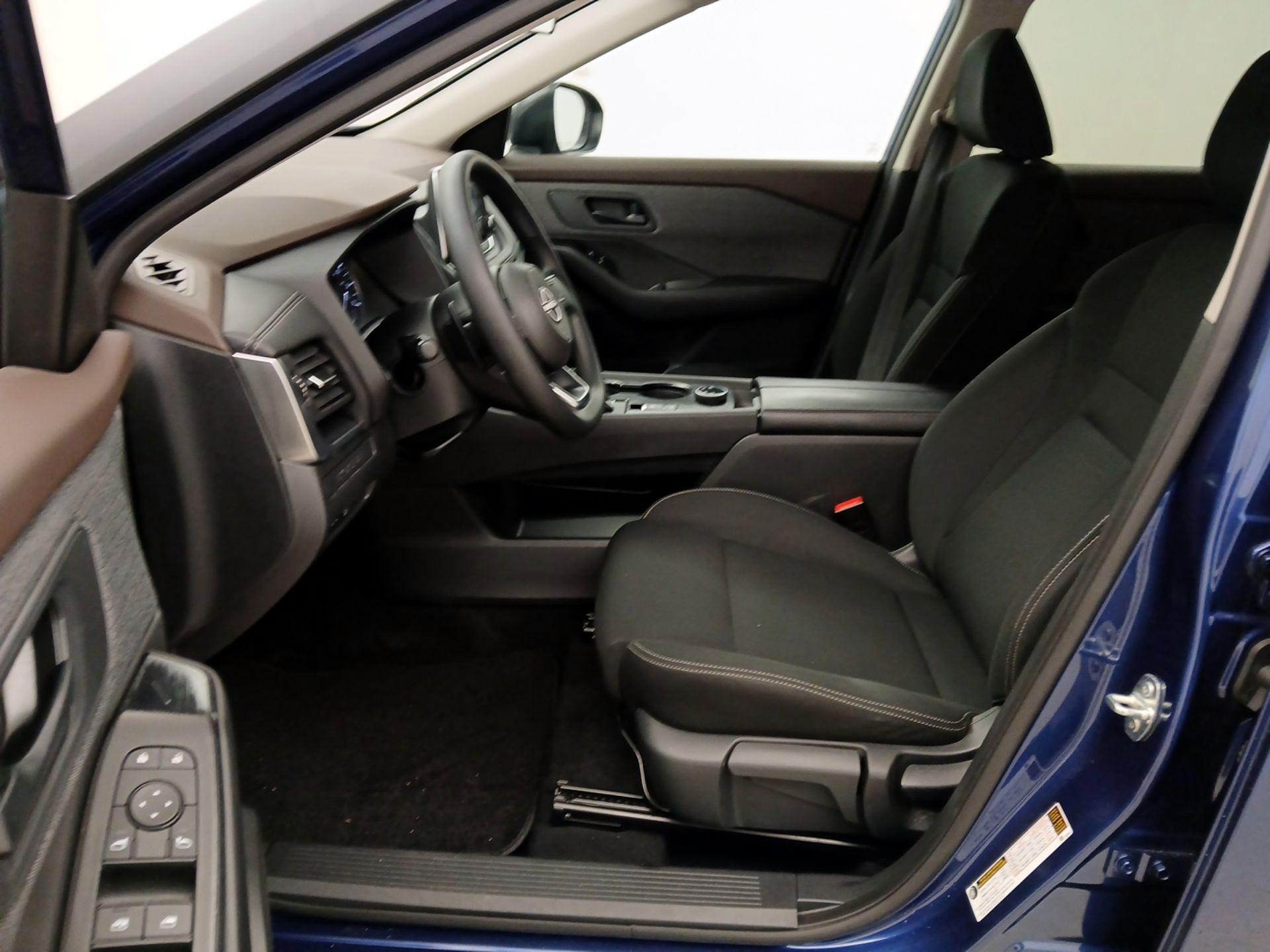 Thumbnail: 2023 Nissan Rogue - 11