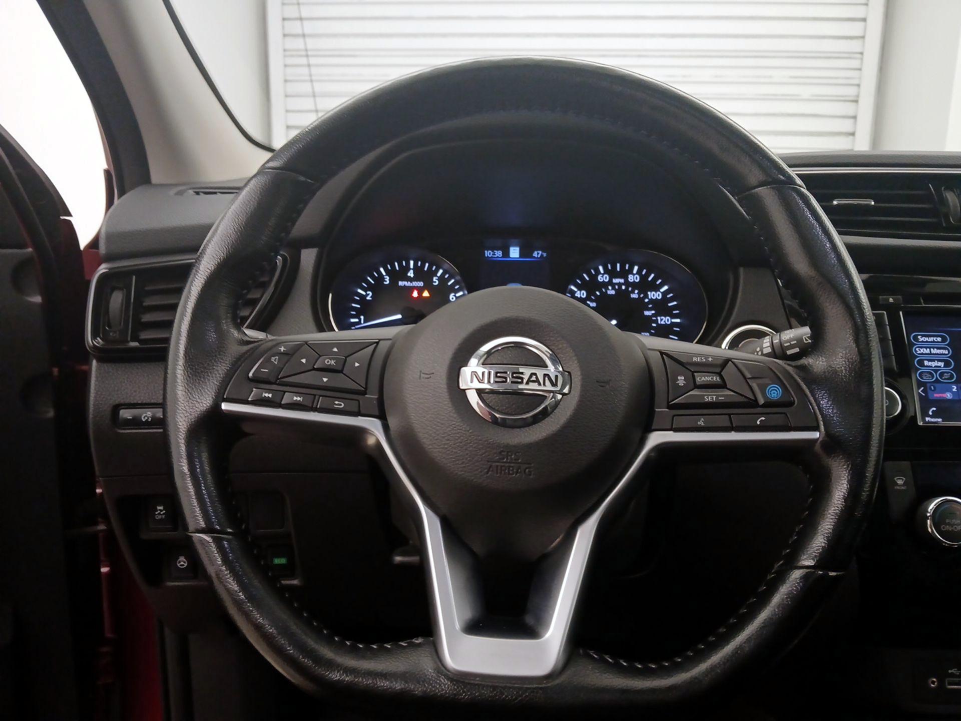 Thumbnail: 2022 Nissan Rogue Sport - 10