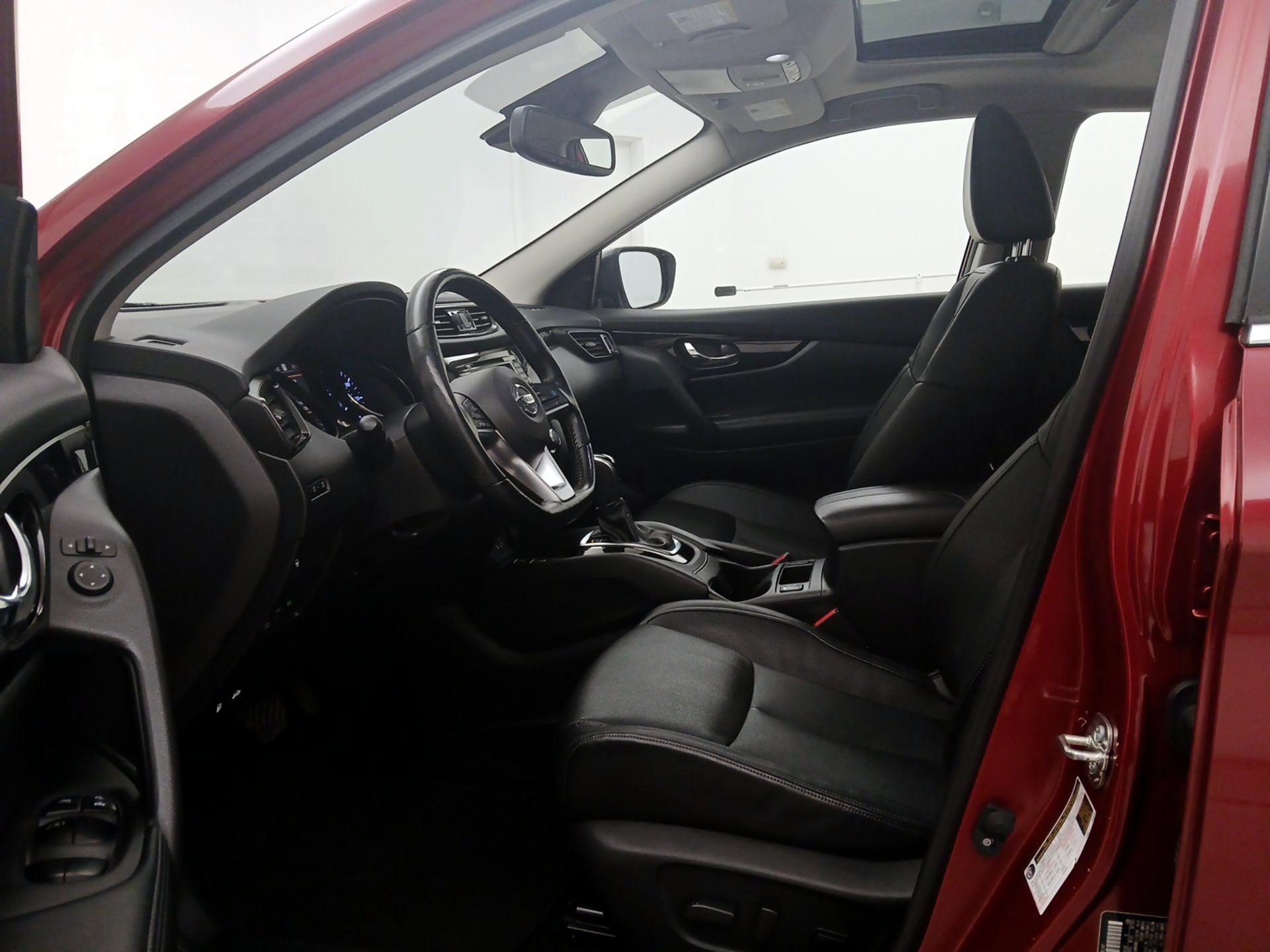 Thumbnail: 2022 Nissan Rogue Sport - 11