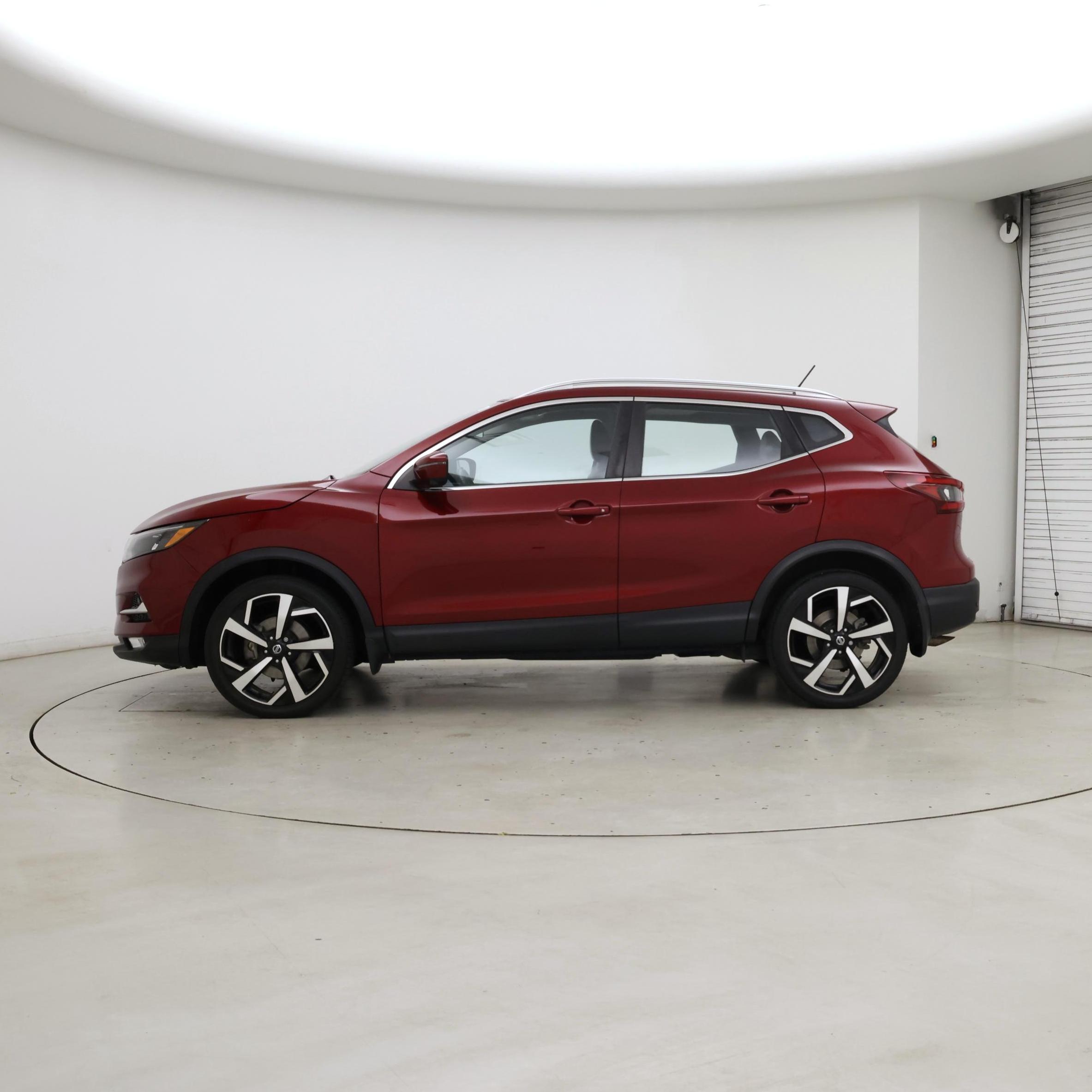 Thumbnail: 2022 Nissan Rogue Sport - 3