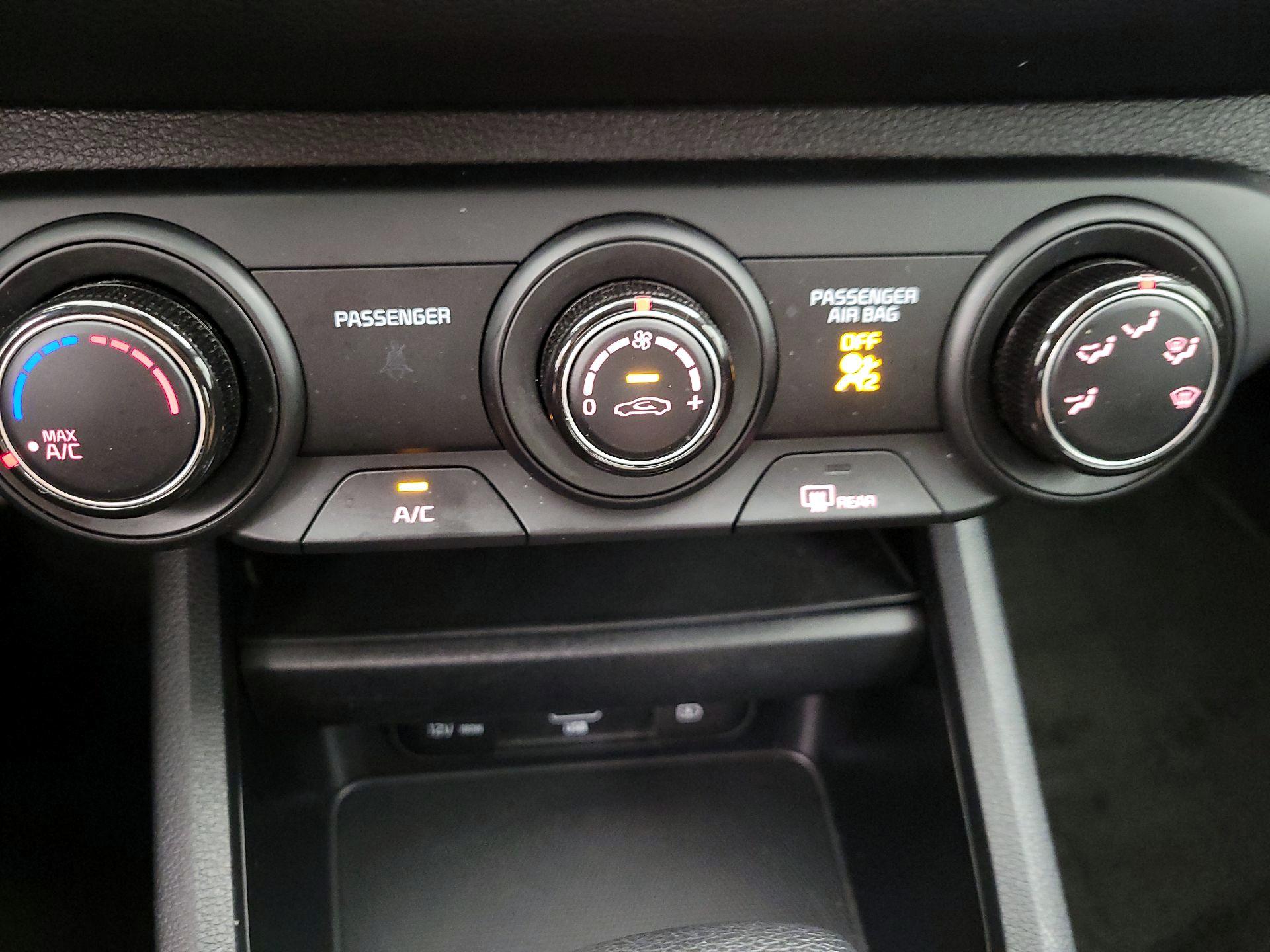 Thumbnail: 2024 Kia Forte - 16