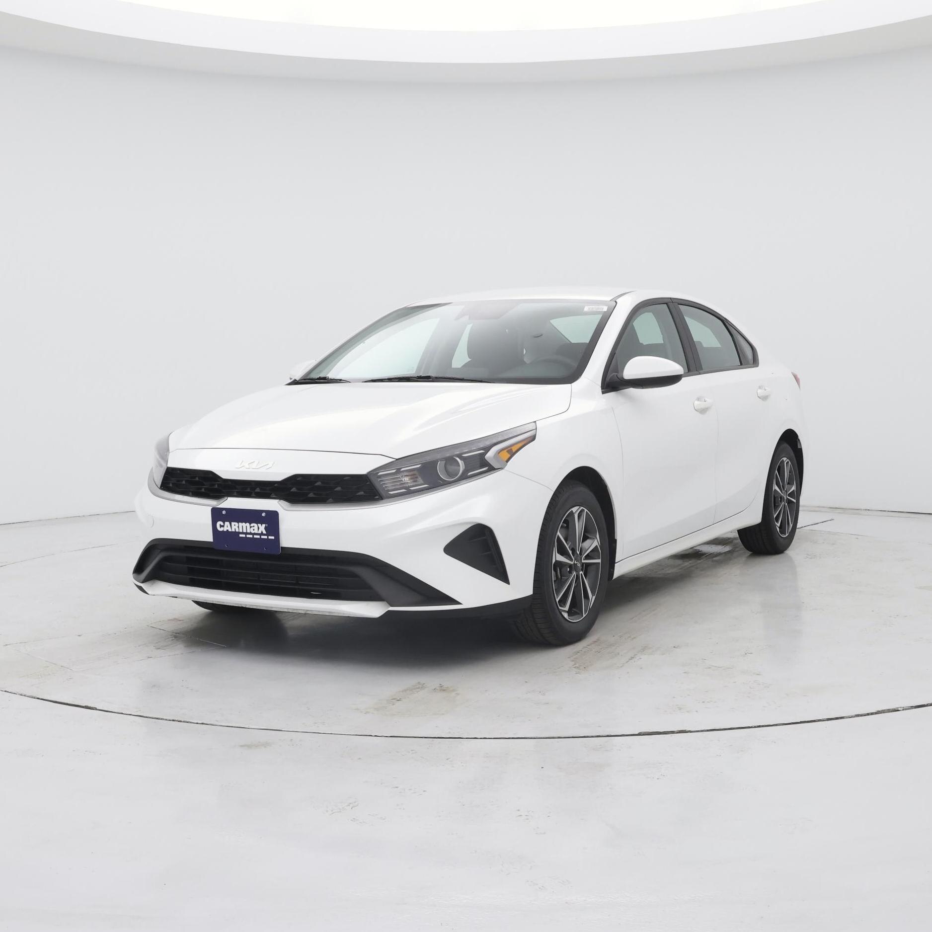 Thumbnail: 2024 Kia Forte - 4
