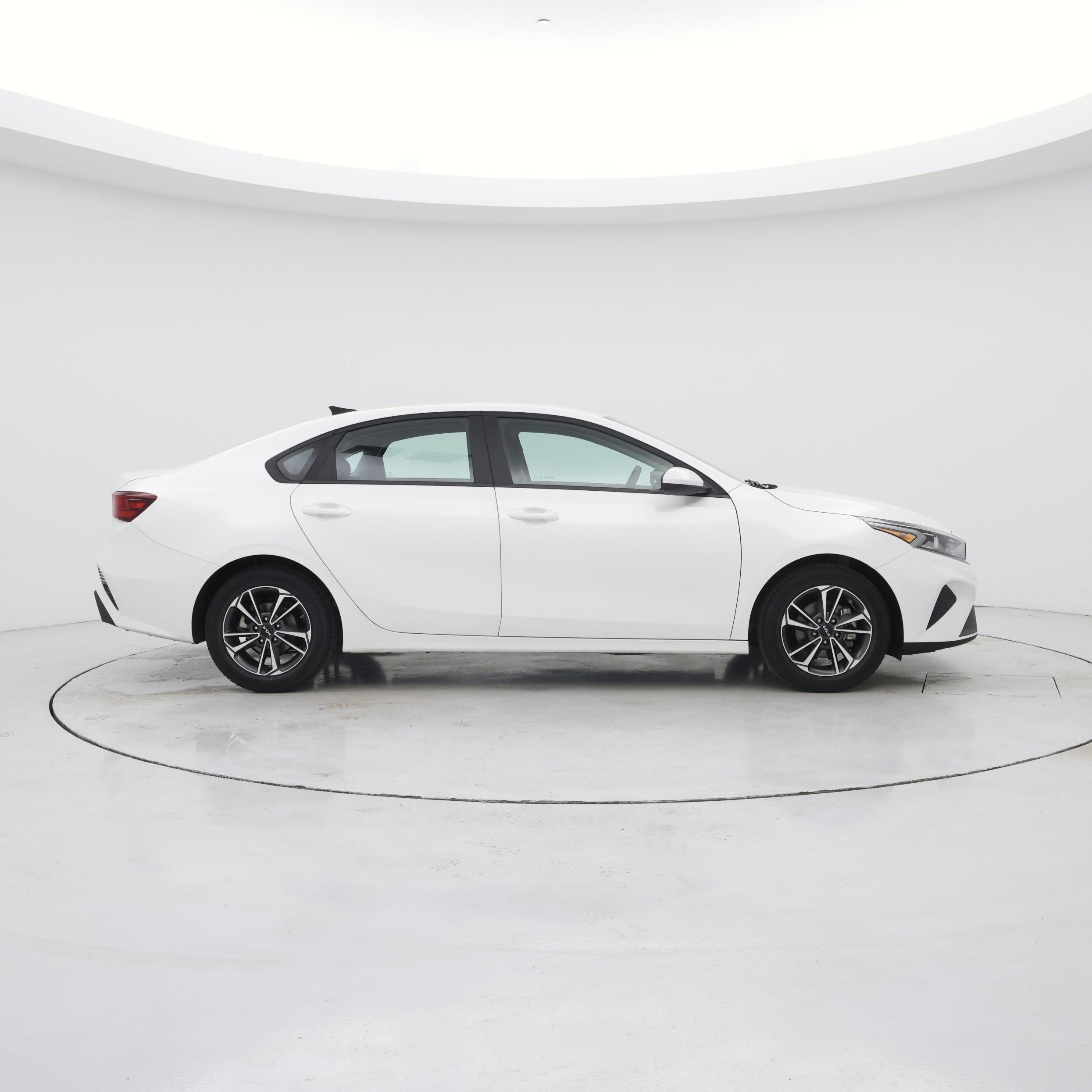 Thumbnail: 2024 Kia Forte - 7