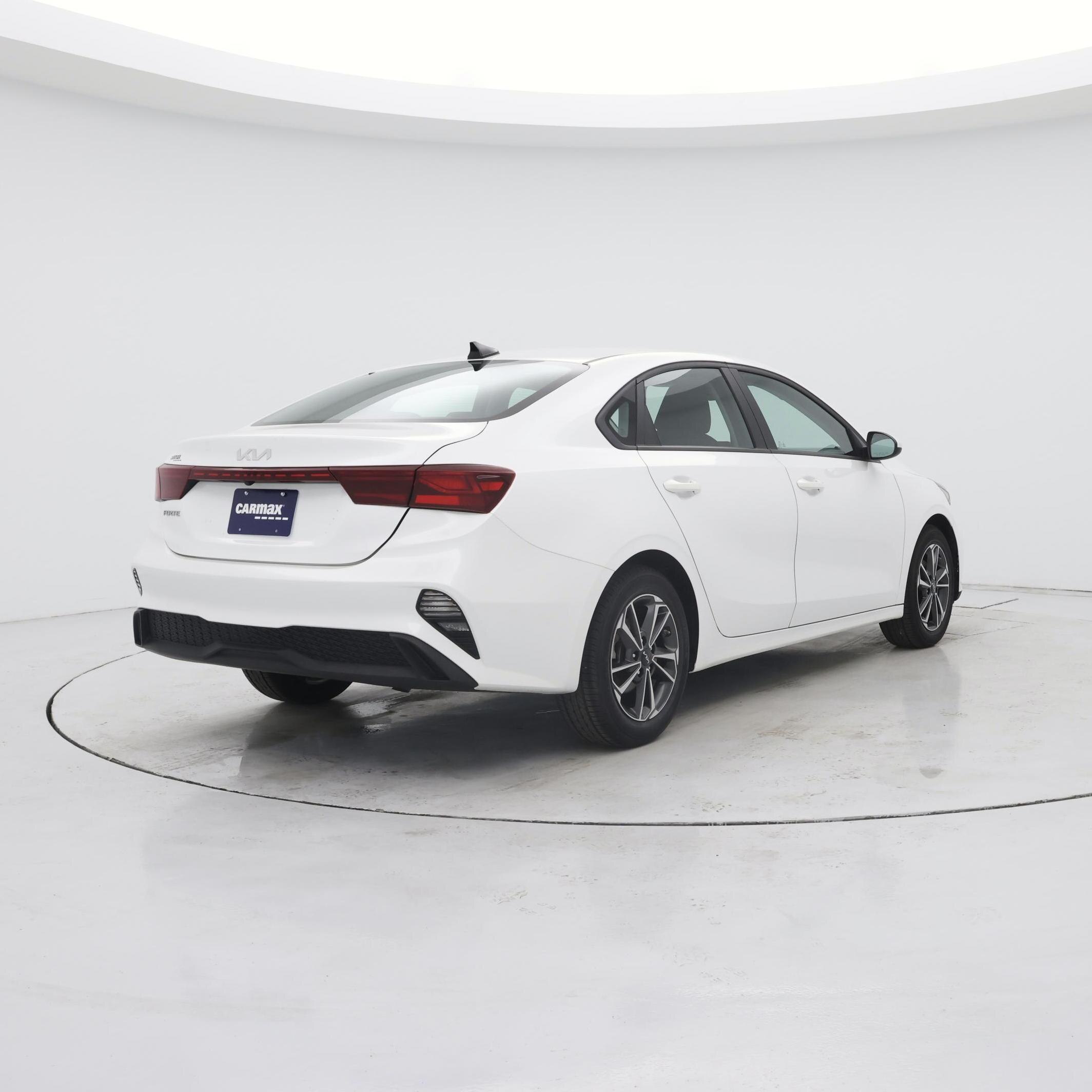 Thumbnail: 2024 Kia Forte - 8