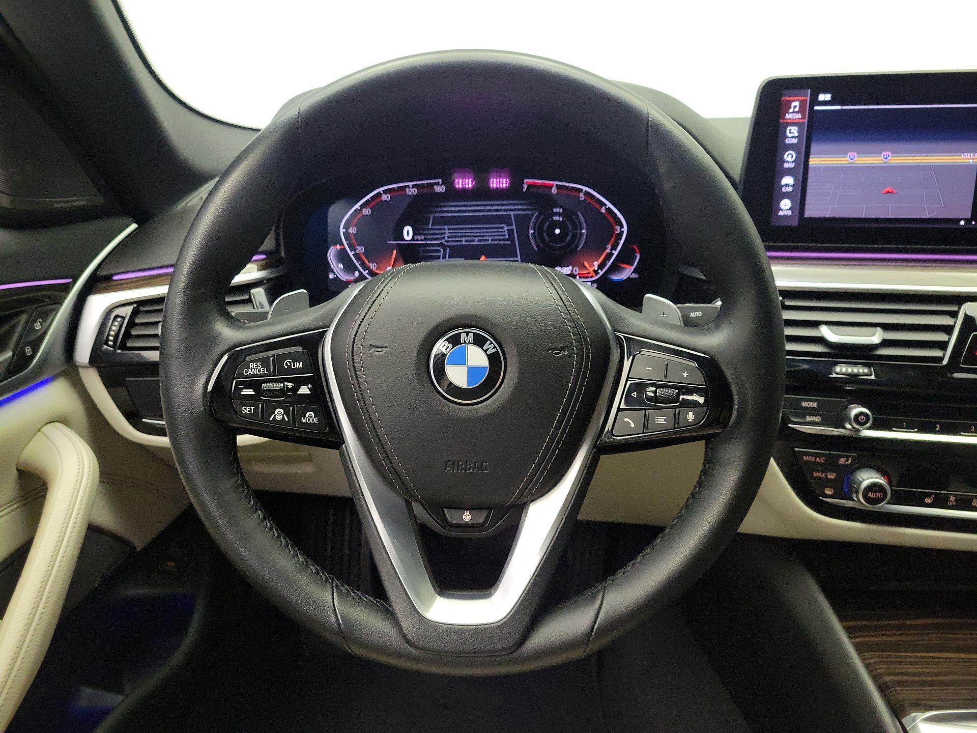 Thumbnail: 2023 BMW 5 Series - 10