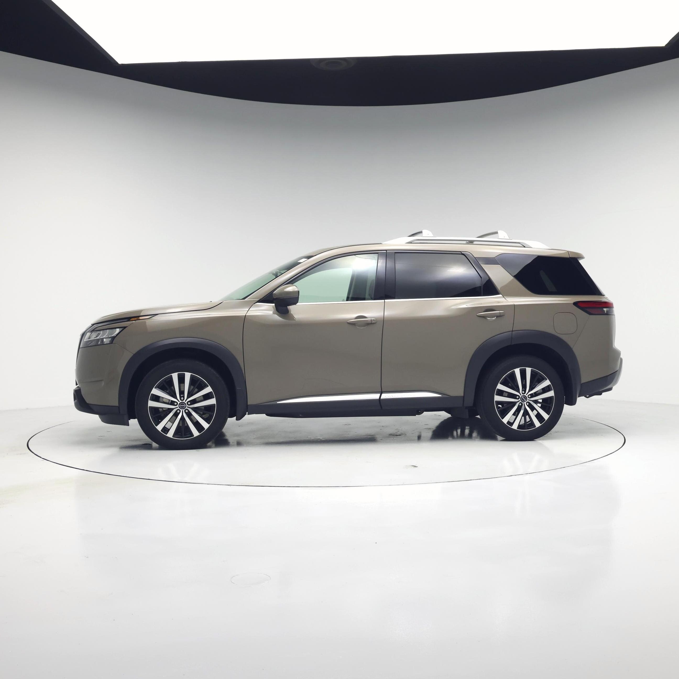 Thumbnail: 2023 Nissan Pathfinder - 3