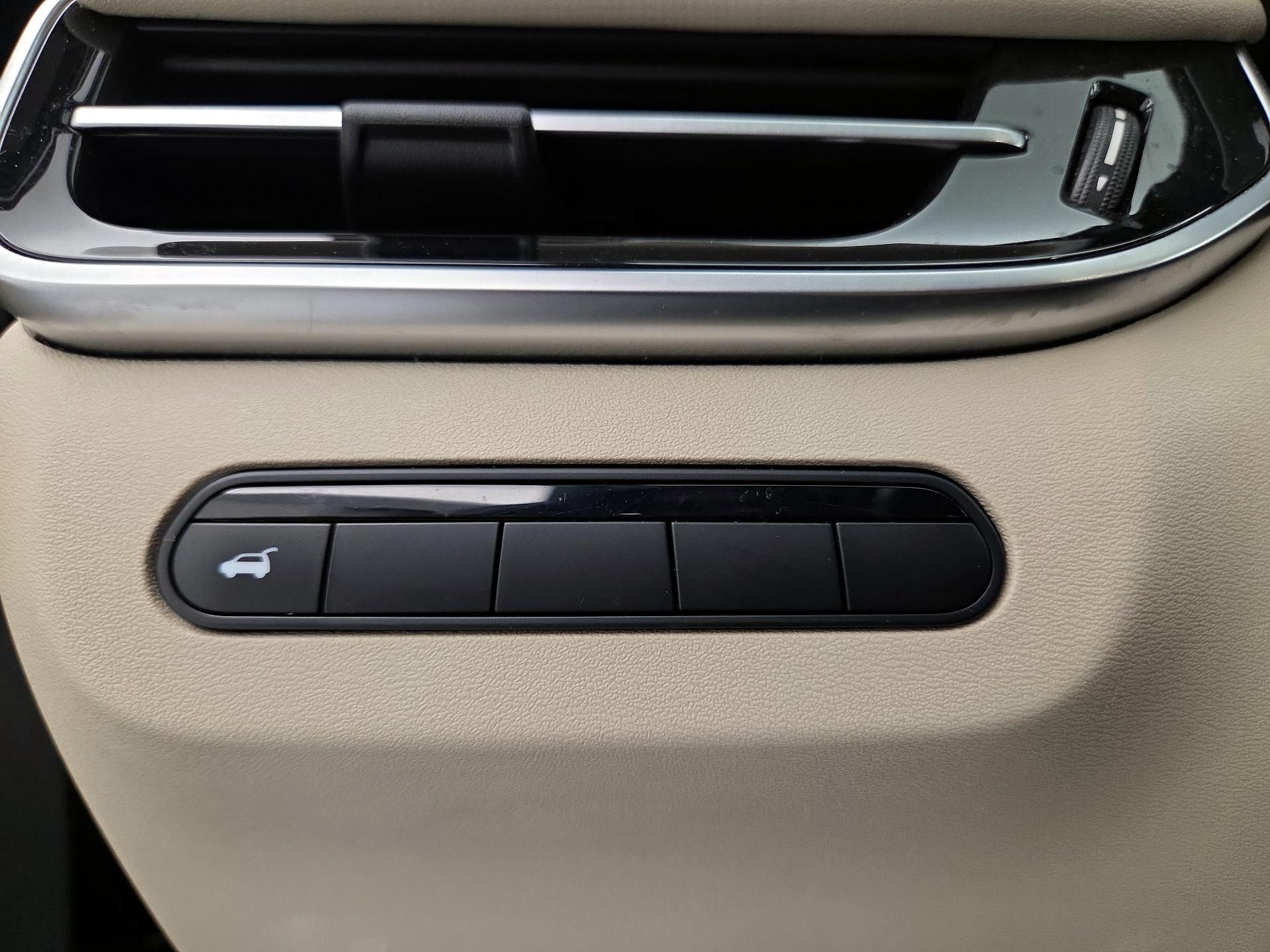 Thumbnail: 2023 INFINITI QX60 - 13