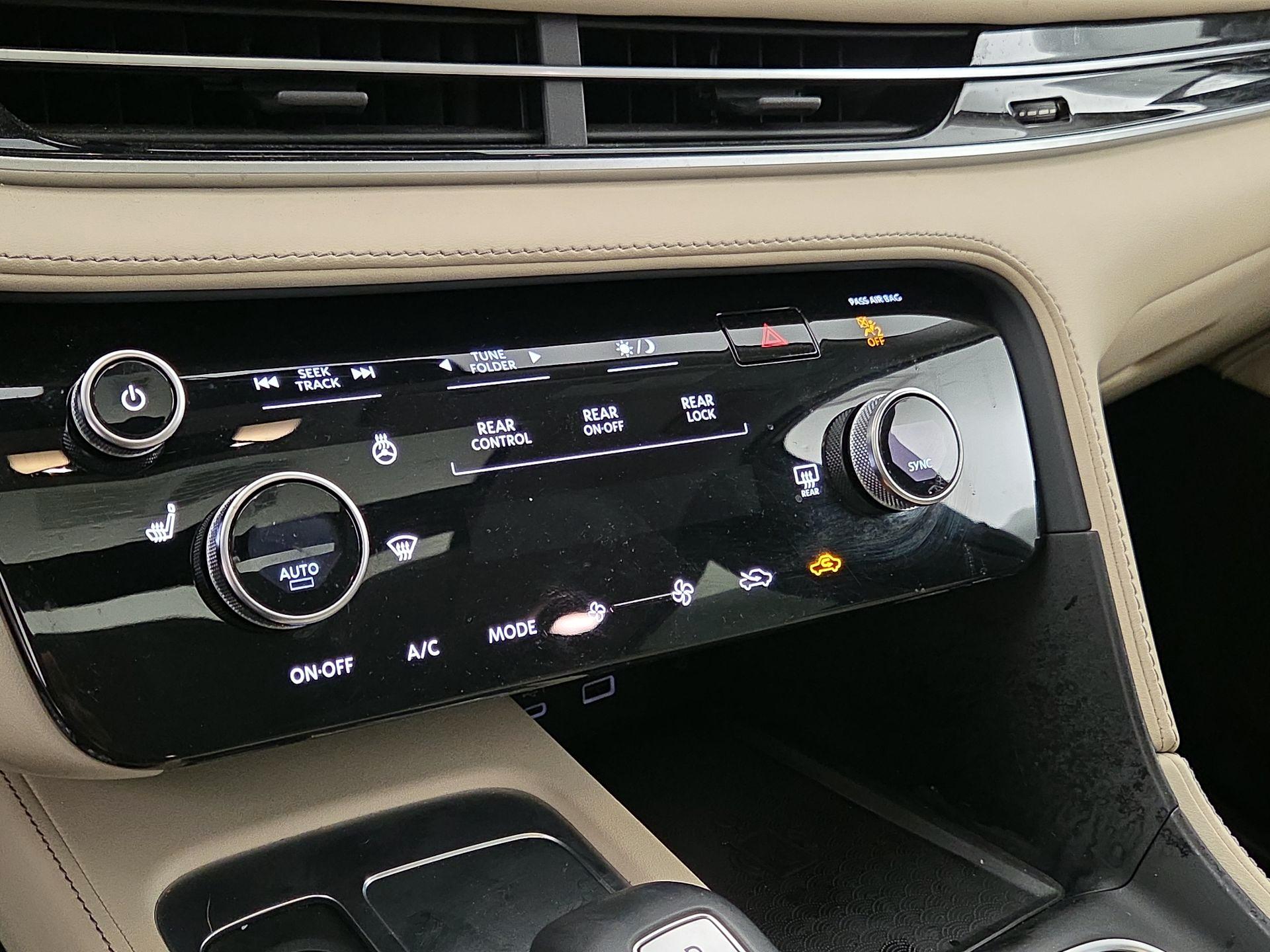 Thumbnail: 2023 INFINITI QX60 - 16