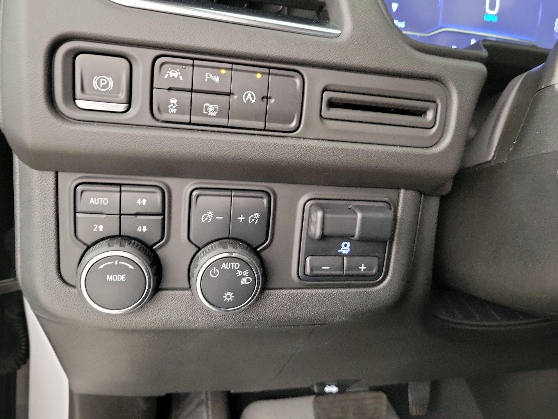 Thumbnail: 2023 Chevrolet Suburban - 13