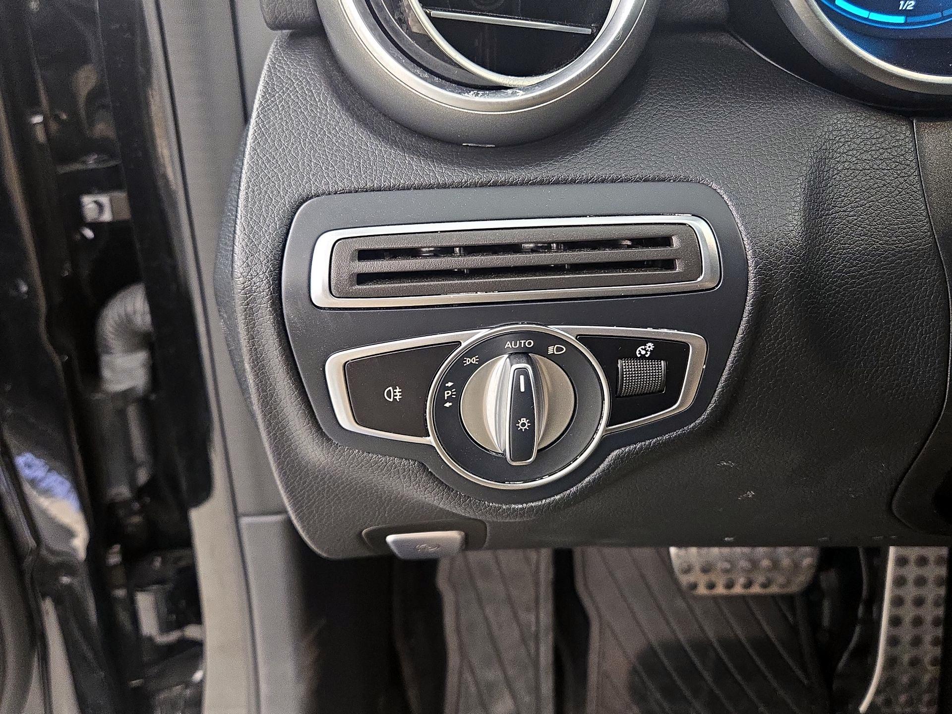 Thumbnail: 2021 Mercedes-Benz C-Class - 13