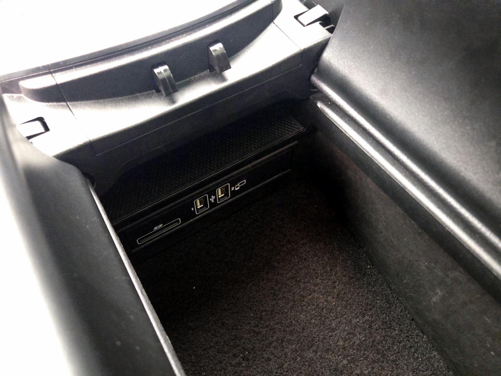 Thumbnail: 2021 Mercedes-Benz C-Class - 18