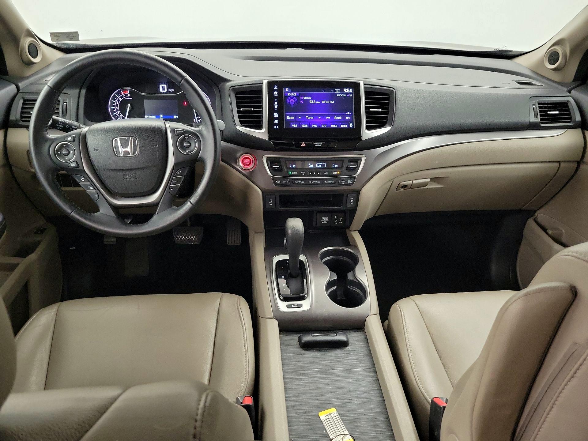 Thumbnail: 2017 Honda Pilot - 9