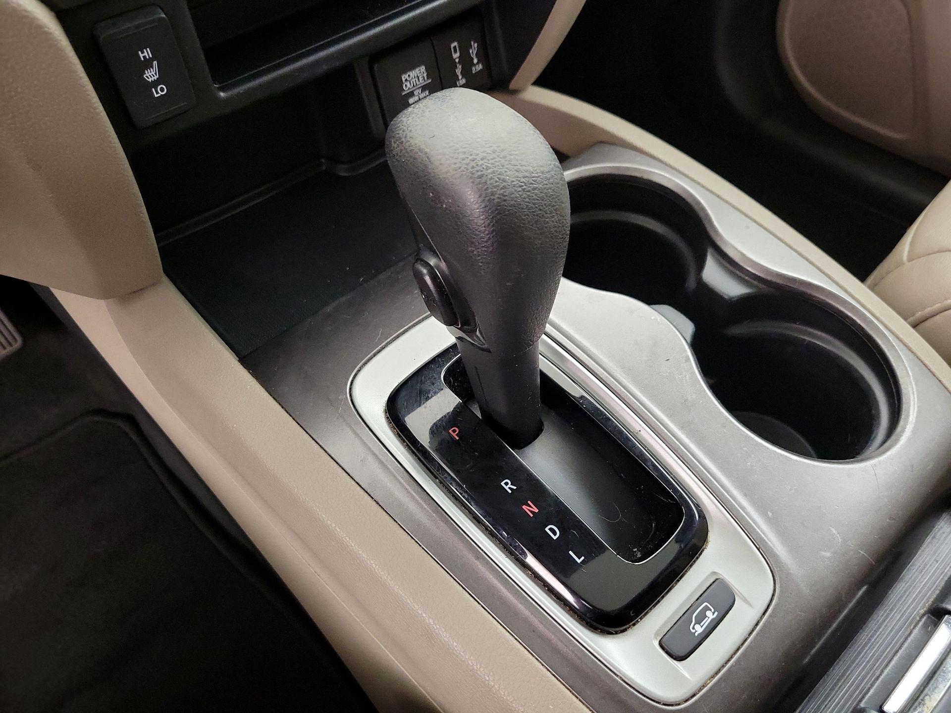 Thumbnail: 2017 Honda Pilot - 17