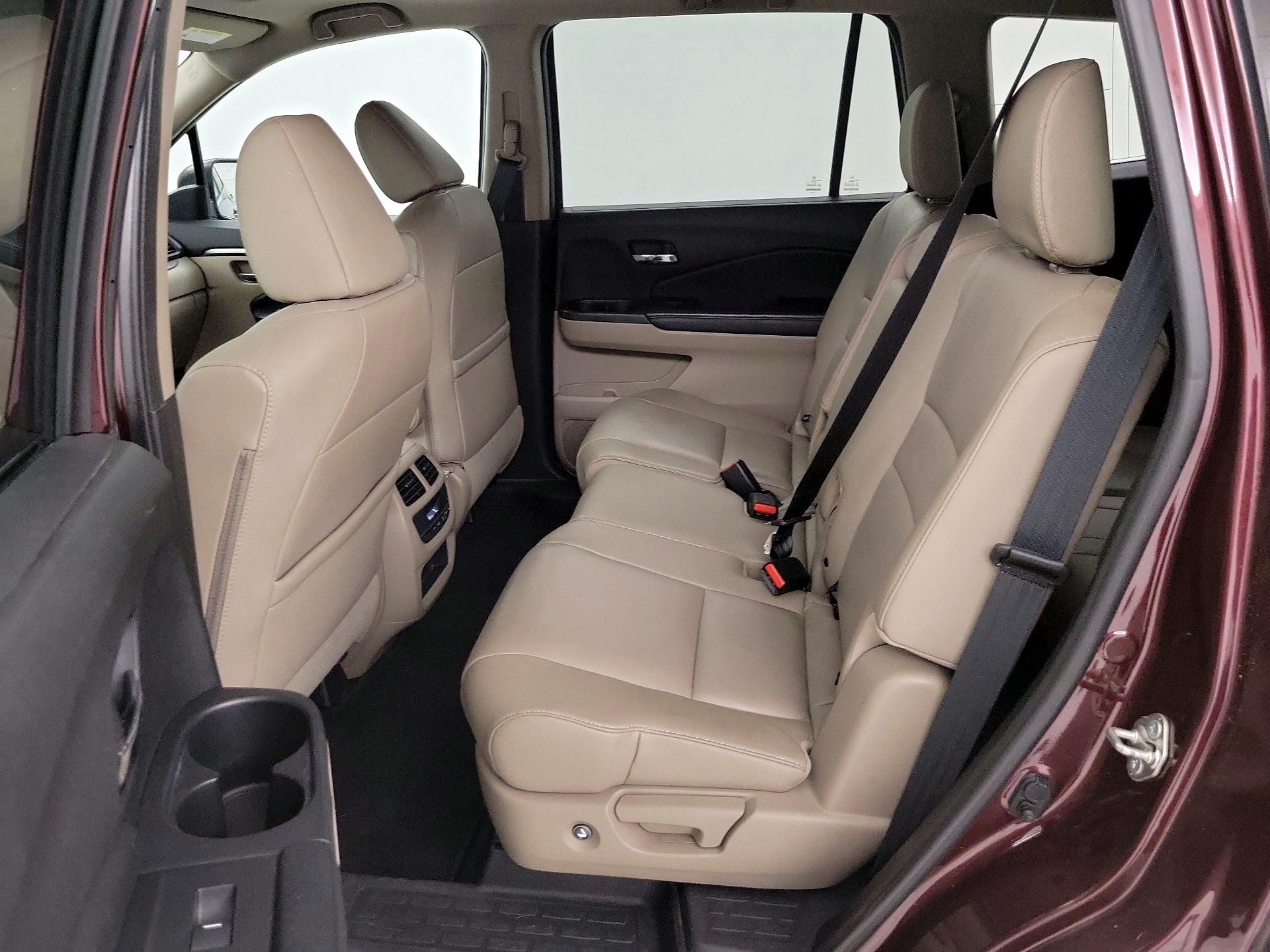 Thumbnail: 2017 Honda Pilot - 20