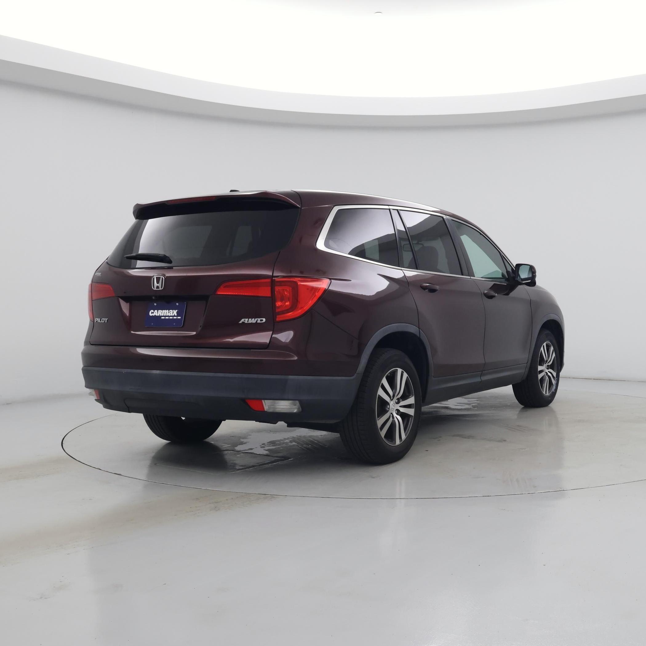 Thumbnail: 2017 Honda Pilot - 8