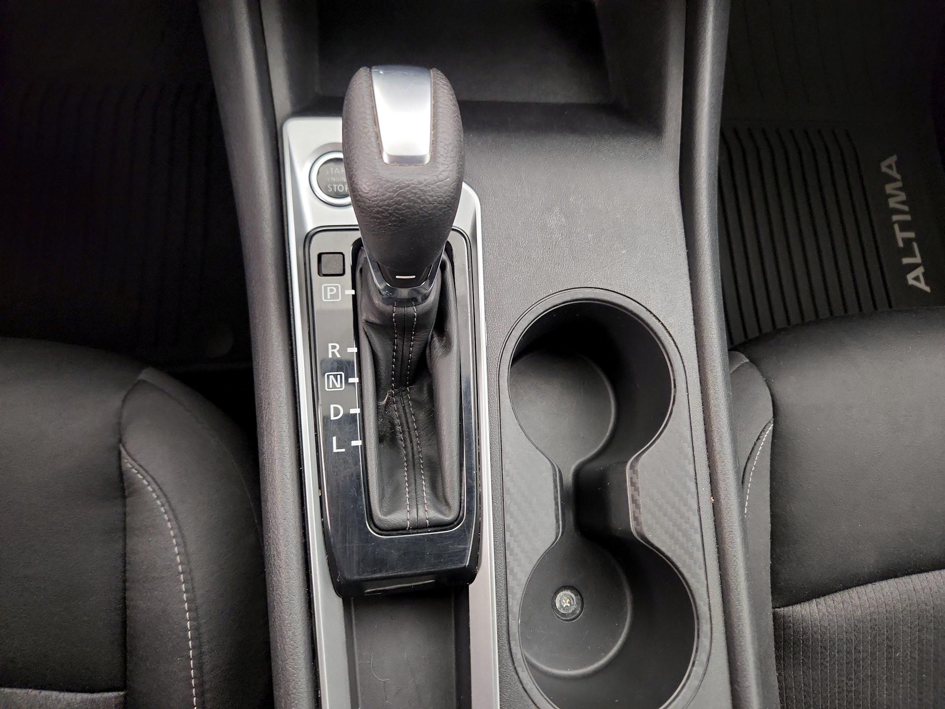 Thumbnail: 2020 Nissan Altima - 17