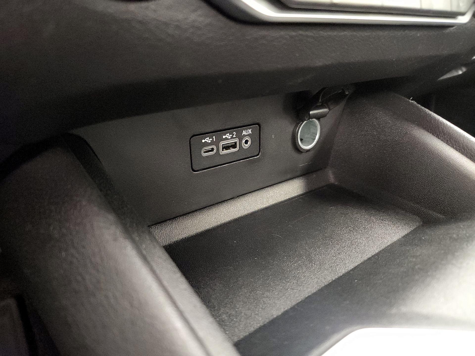 Thumbnail: 2020 Nissan Altima - 18