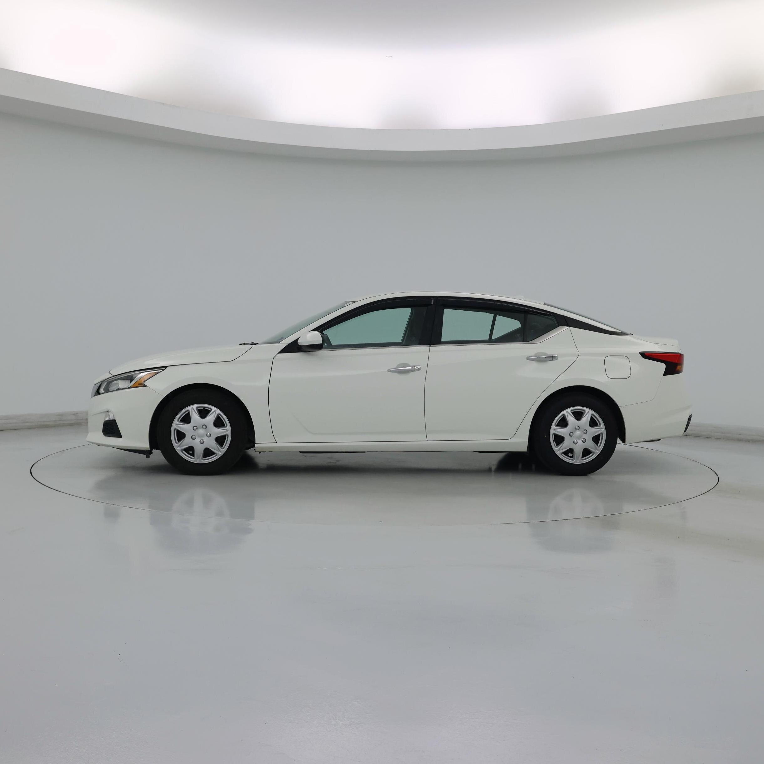 Thumbnail: 2020 Nissan Altima - 3