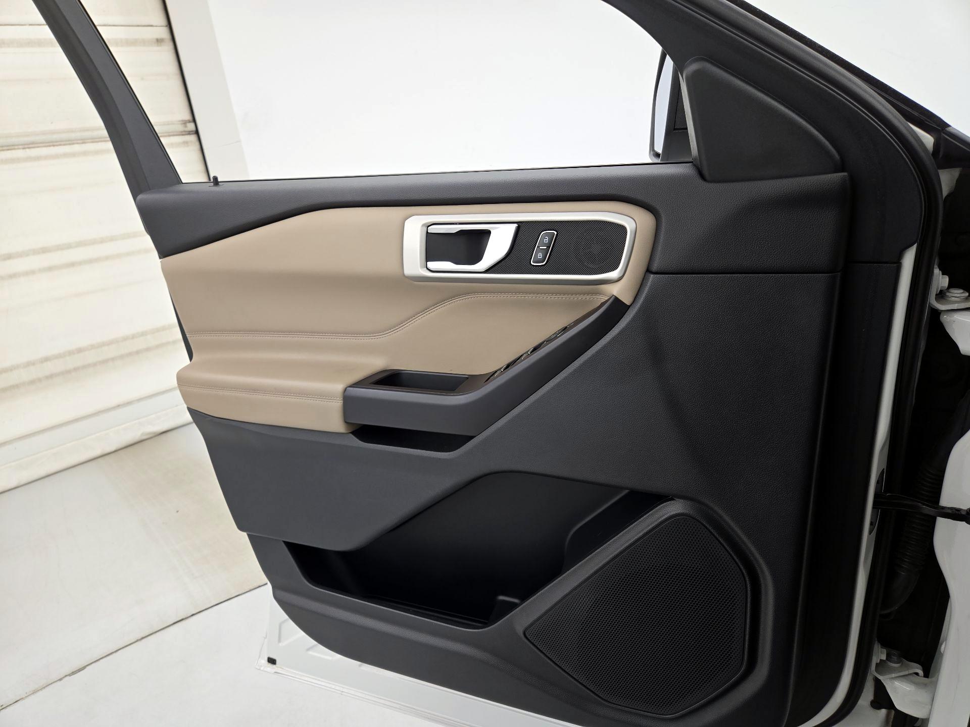 Thumbnail: 2020 Ford Explorer - 12