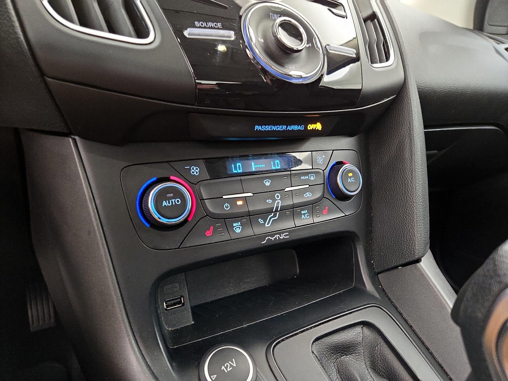 Thumbnail: 2017 Ford Focus - 17