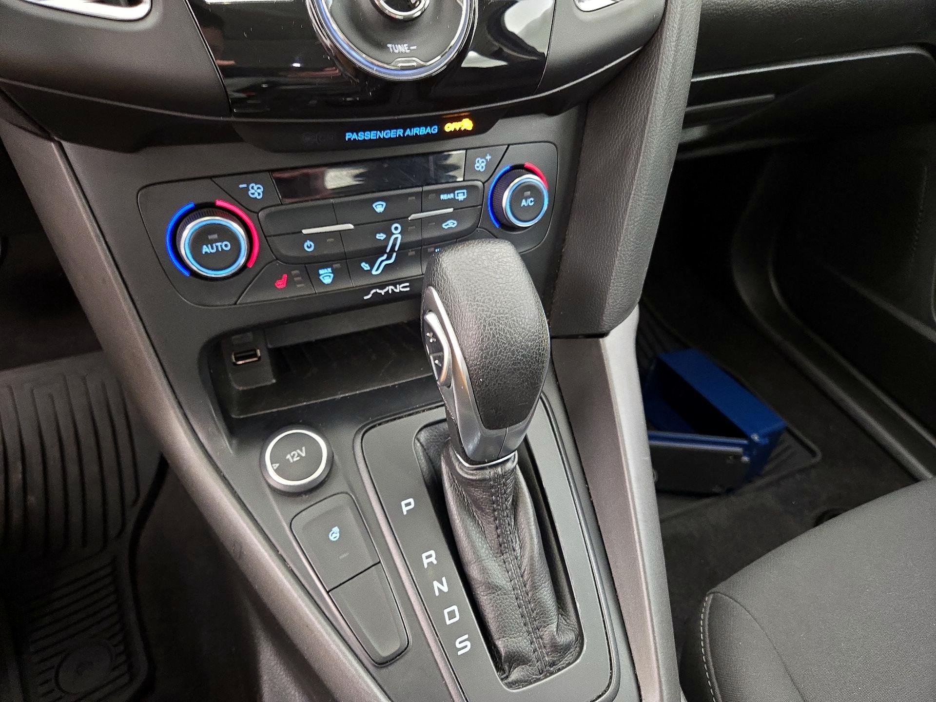 Thumbnail: 2017 Ford Focus - 18