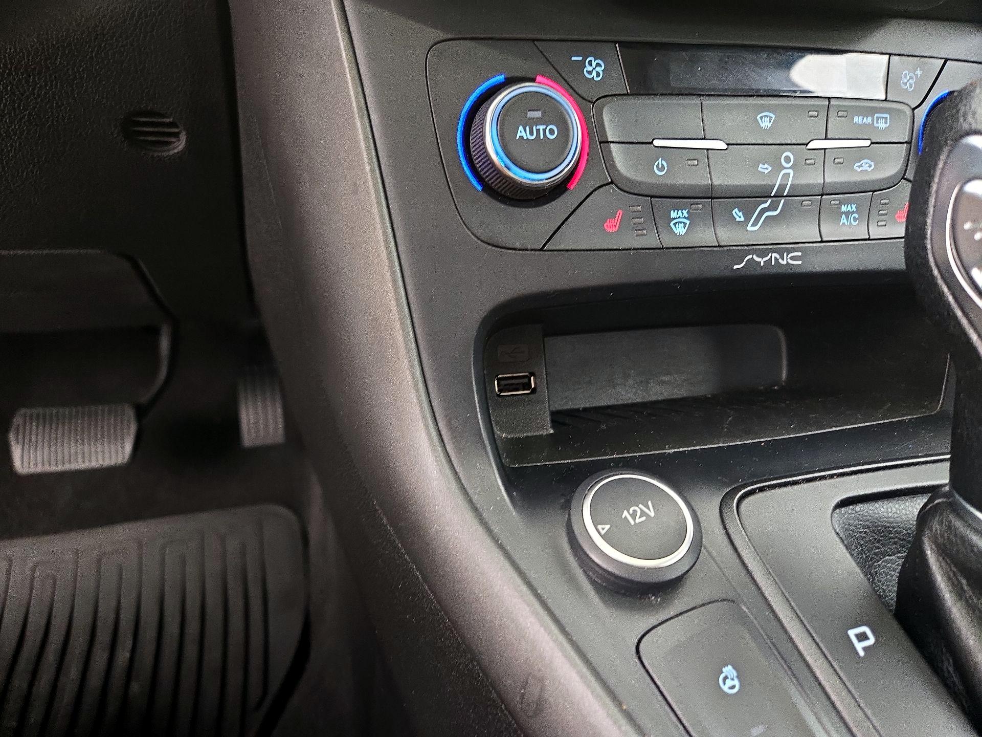 Thumbnail: 2017 Ford Focus - 19