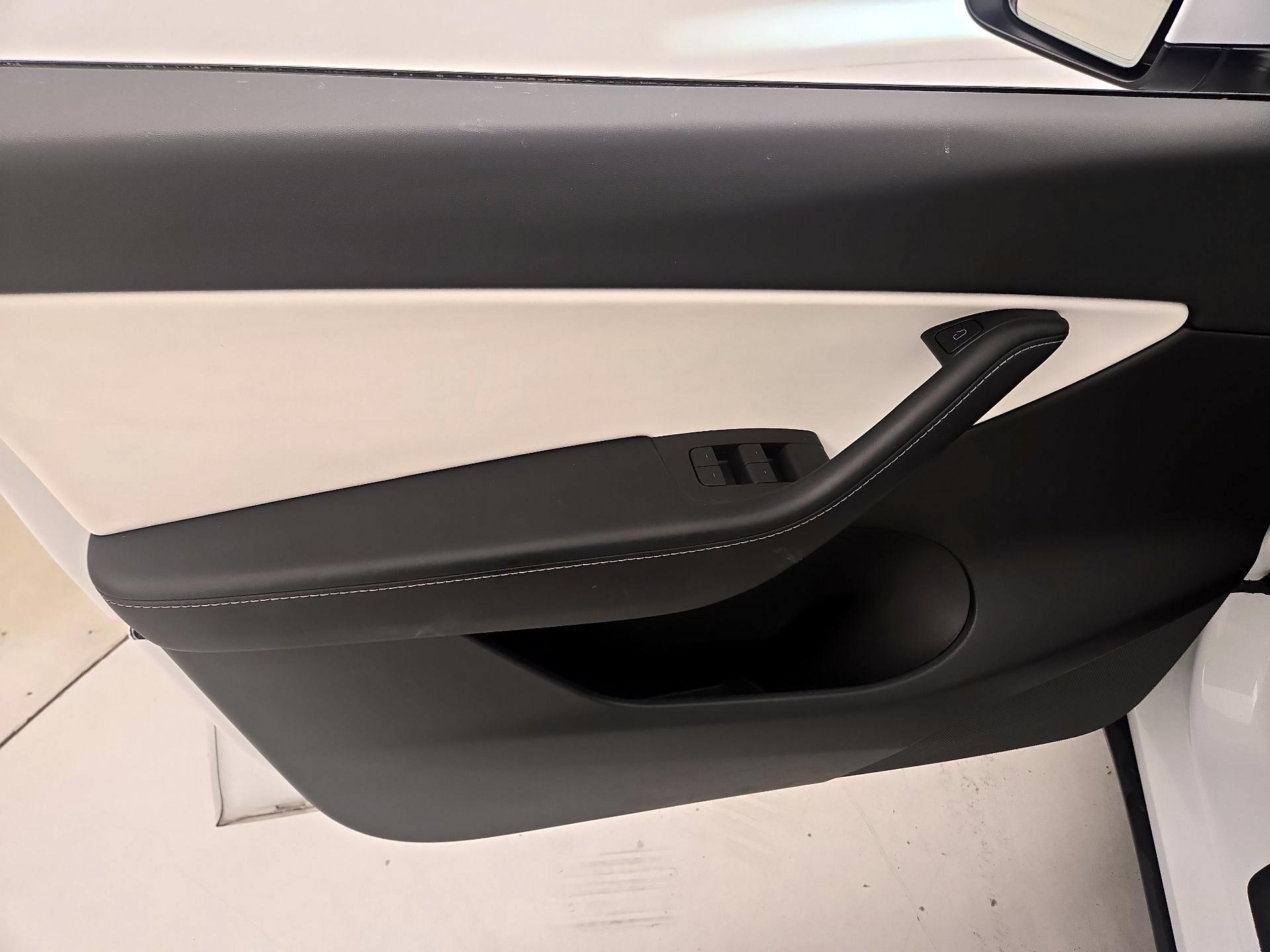 Thumbnail: 2021 Tesla Model Y - 12