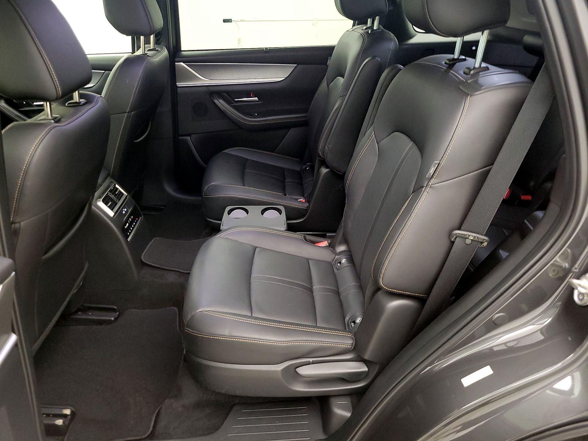 Thumbnail: 2024 Mazda CX-90 - 18