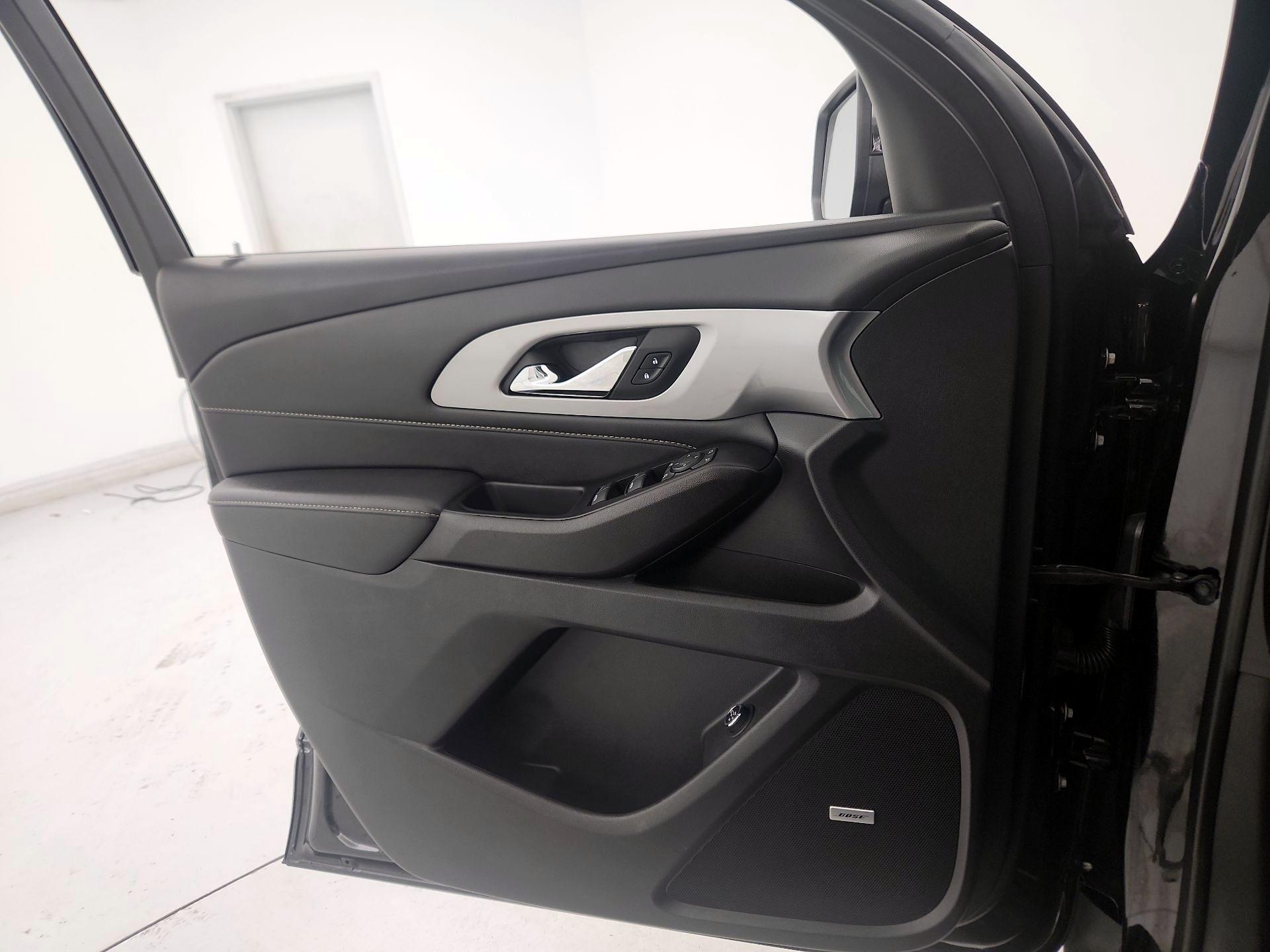 Thumbnail: 2023 Chevrolet Traverse - 12