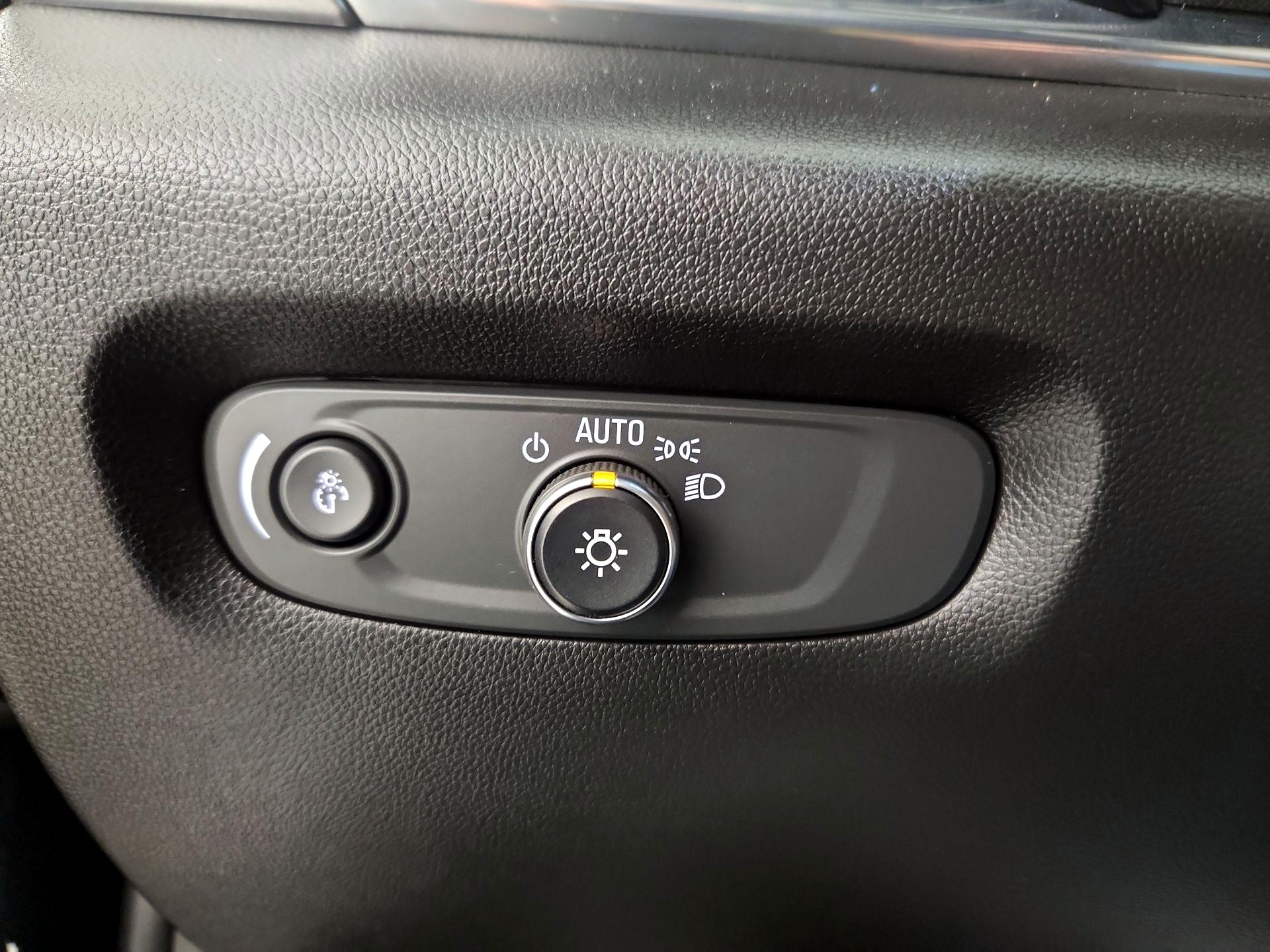 Thumbnail: 2023 Chevrolet Traverse - 13