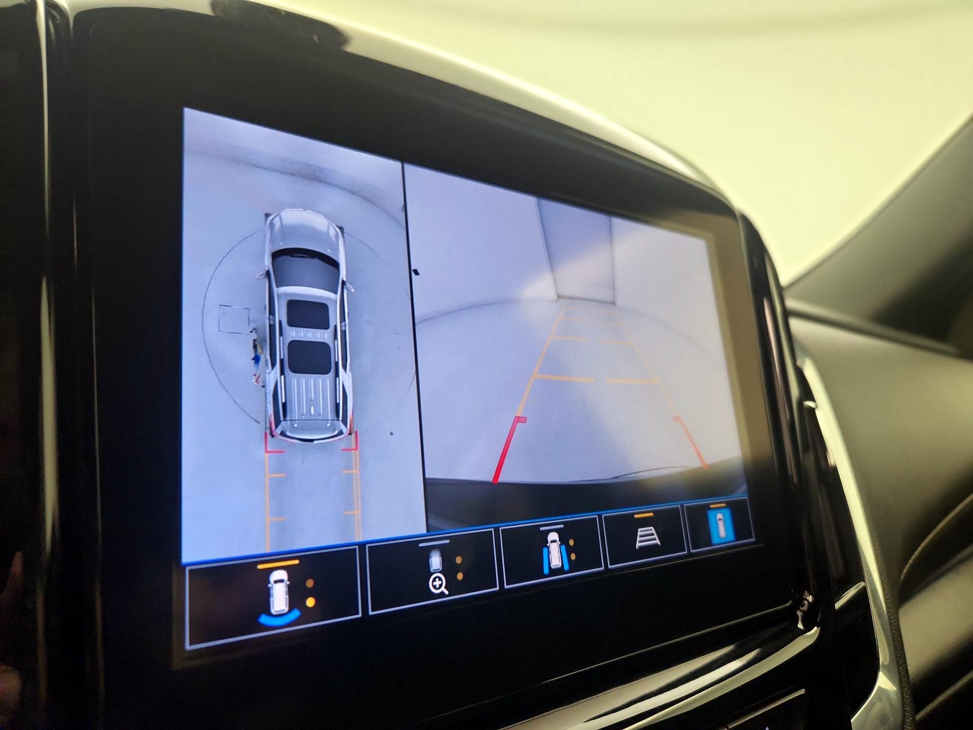 Thumbnail: 2023 Chevrolet Traverse - 15