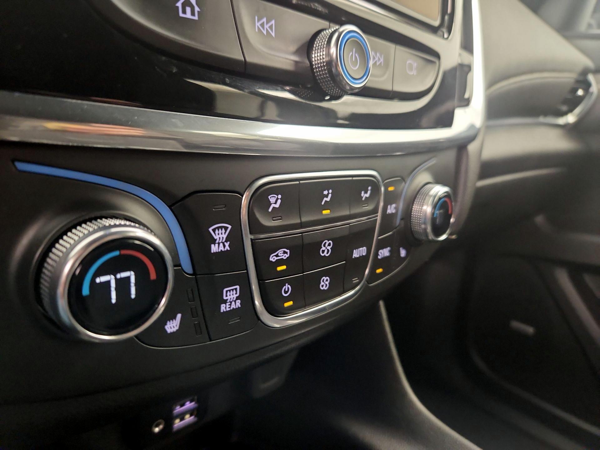 Thumbnail: 2023 Chevrolet Traverse - 17