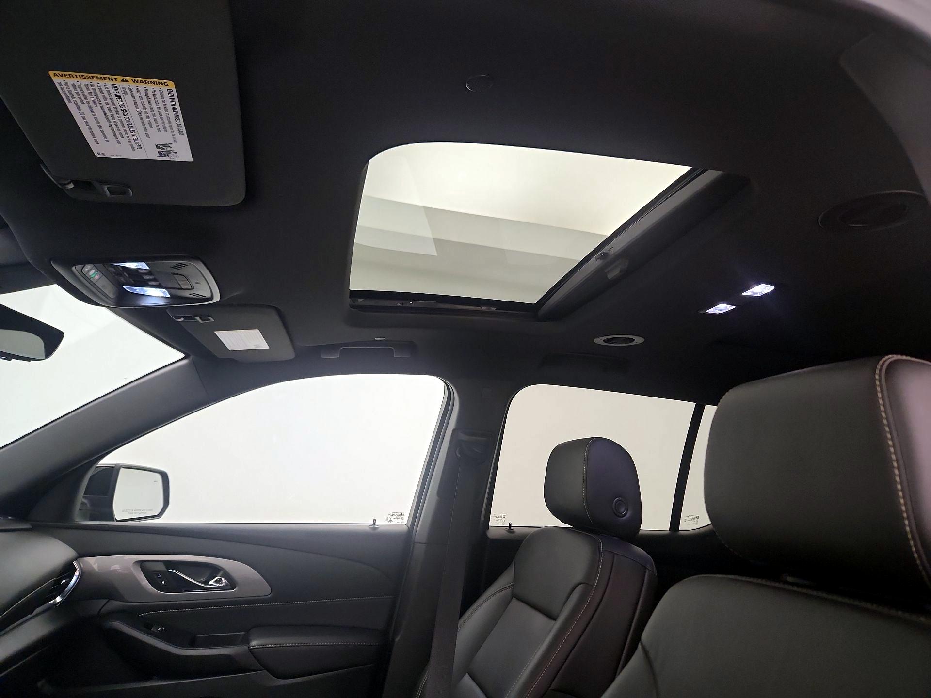 Thumbnail: 2023 Chevrolet Traverse - 20