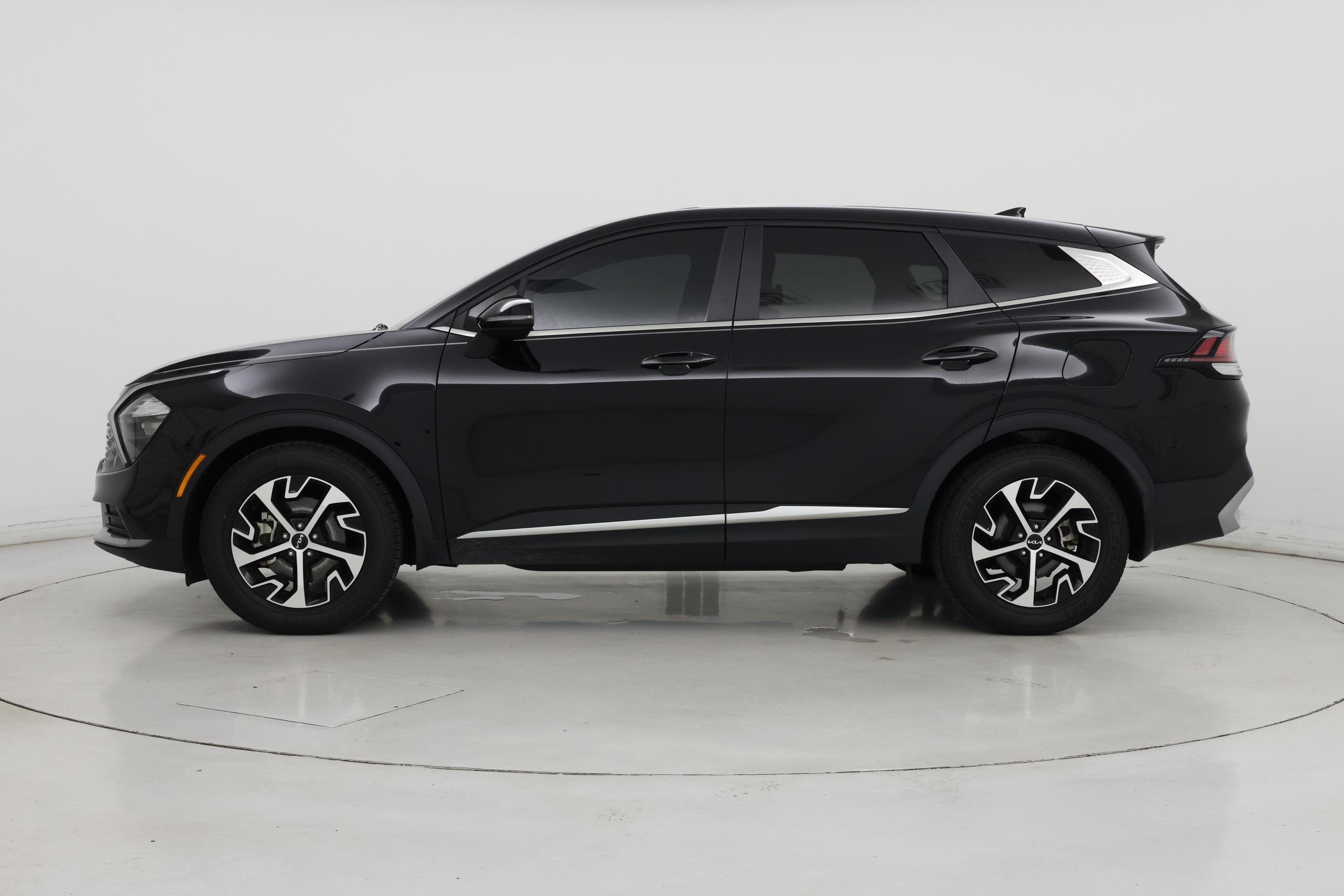 Thumbnail: 2023 Kia Sportage - 3