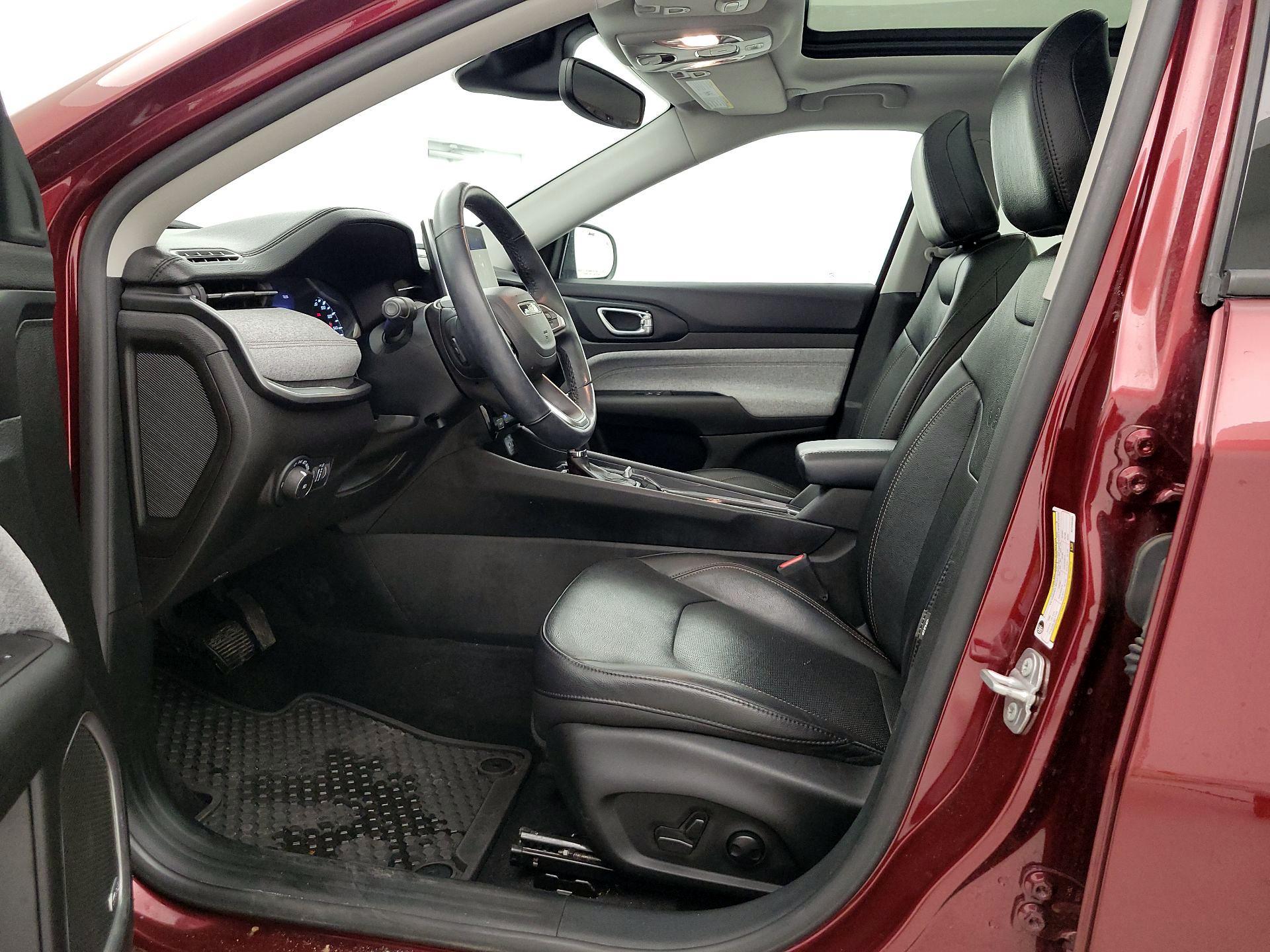 Thumbnail: 2022 Jeep Compass - 11