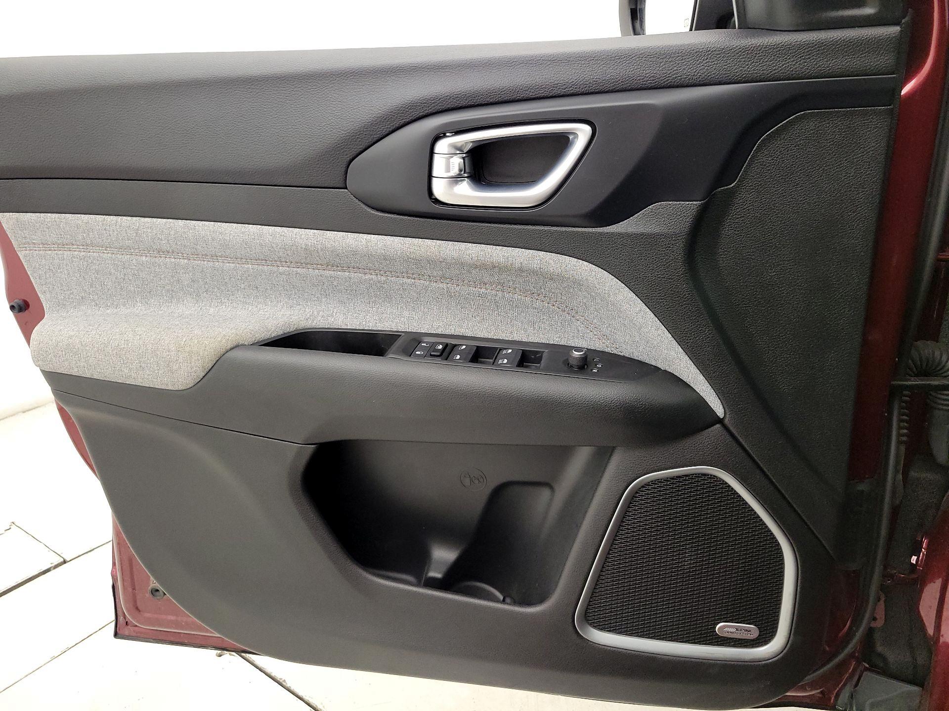 Thumbnail: 2022 Jeep Compass - 12