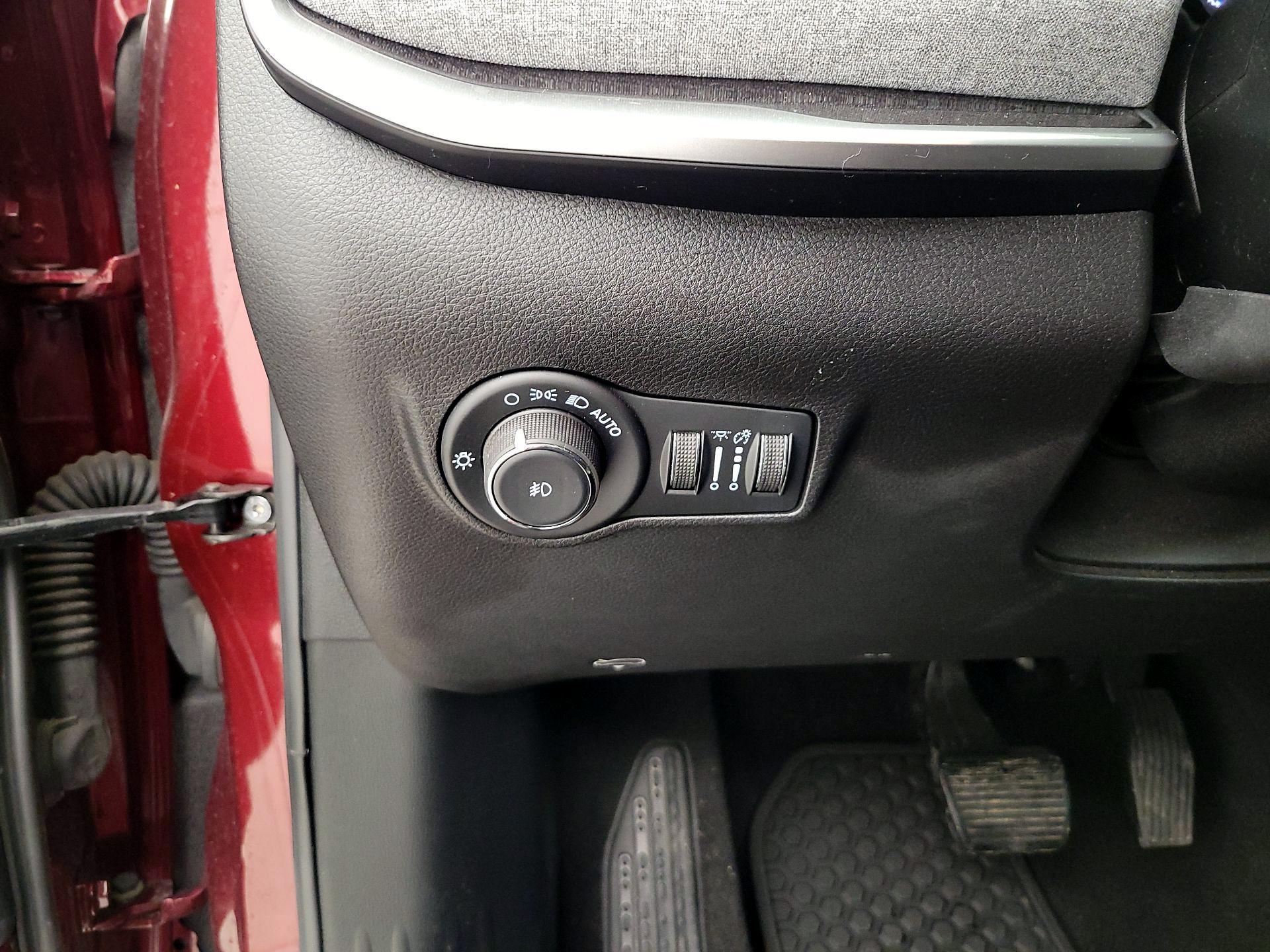 Thumbnail: 2022 Jeep Compass - 13